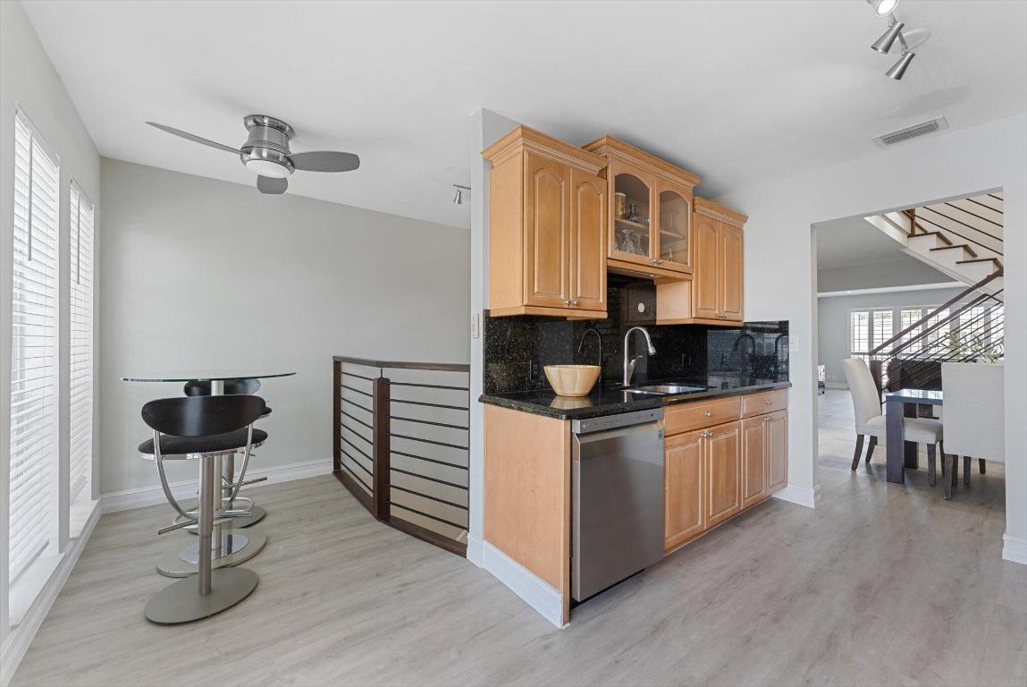 1194 Hillsboro Mile 31