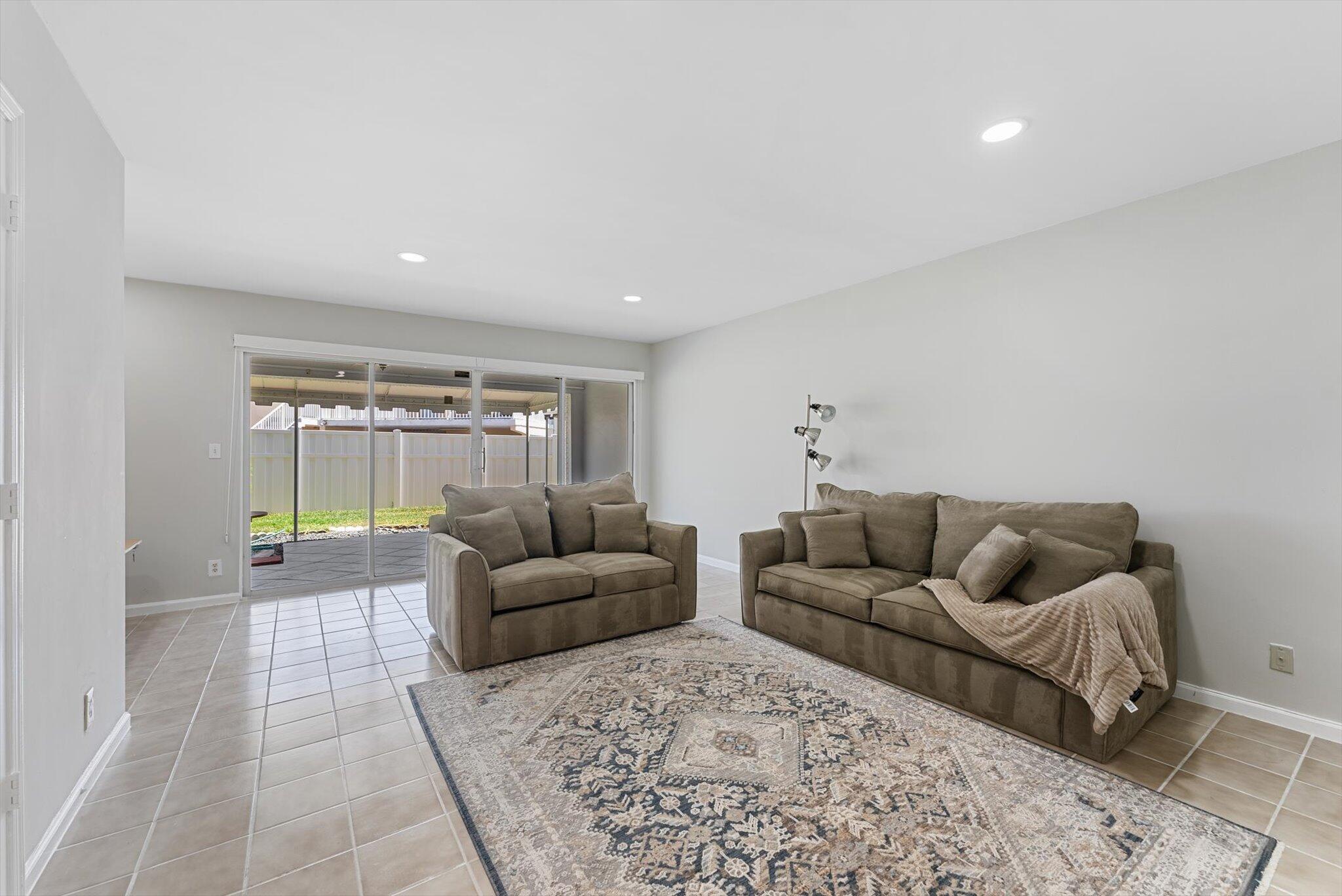 1194 Hillsboro Mile 31