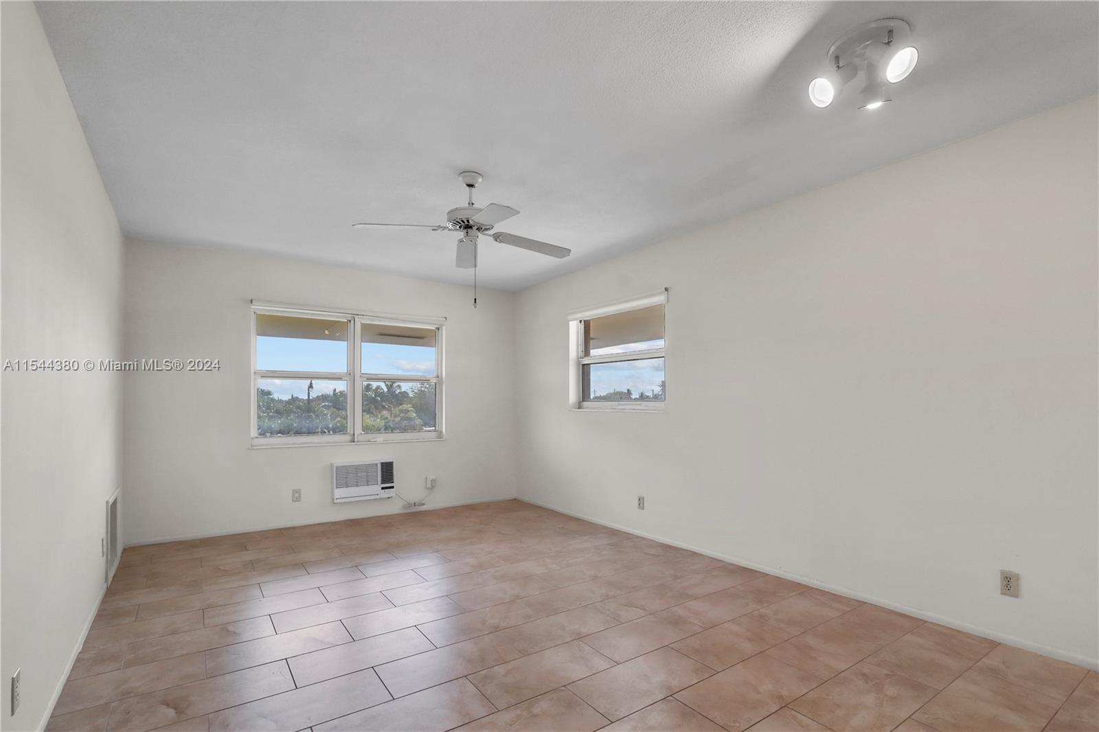 1480 E Sample Road 311