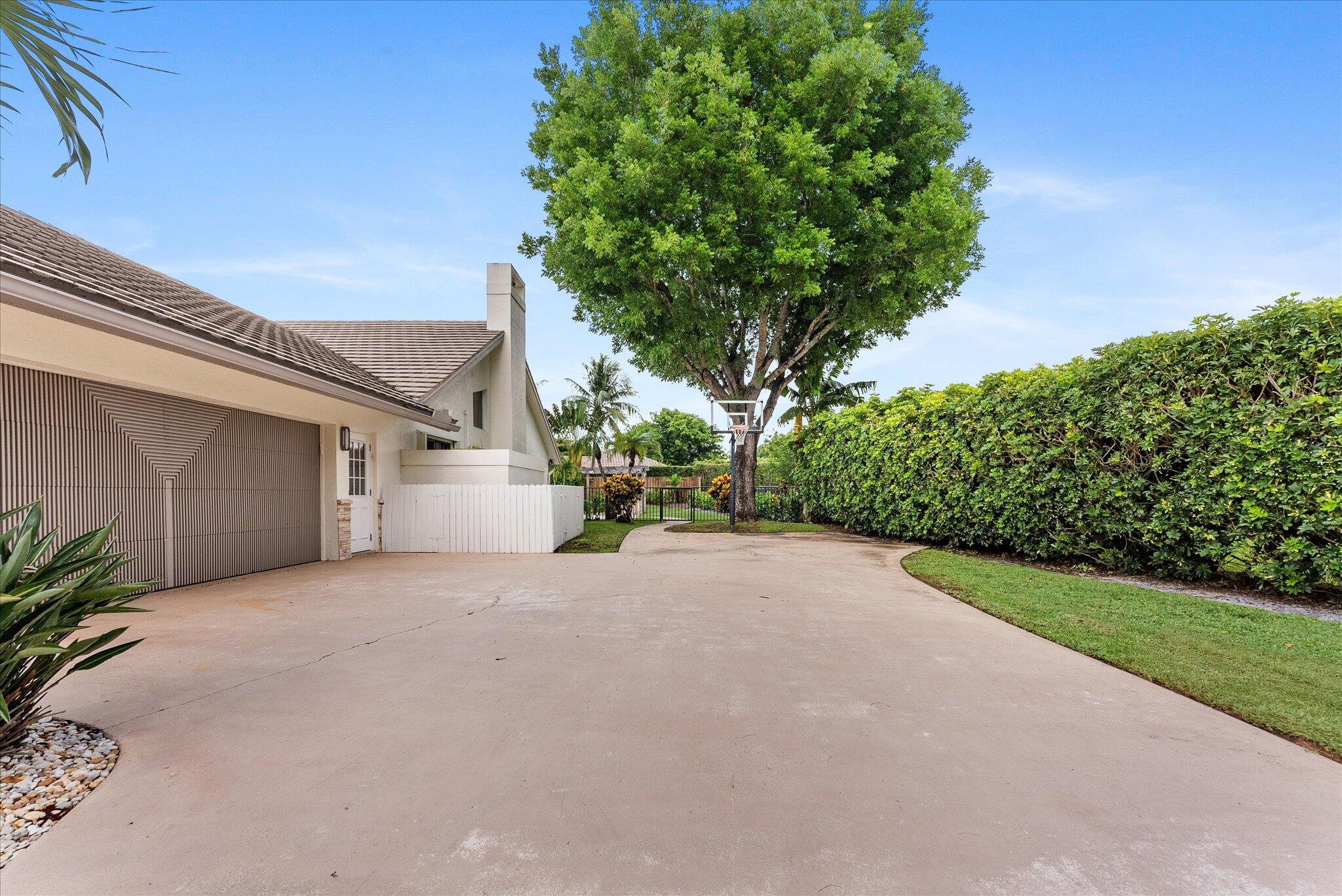 4320 Saint Charles Way