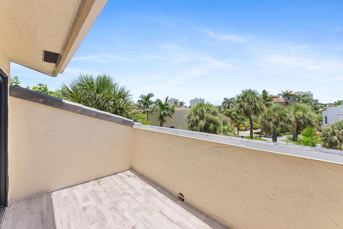 1013 Bel Air Drive 1