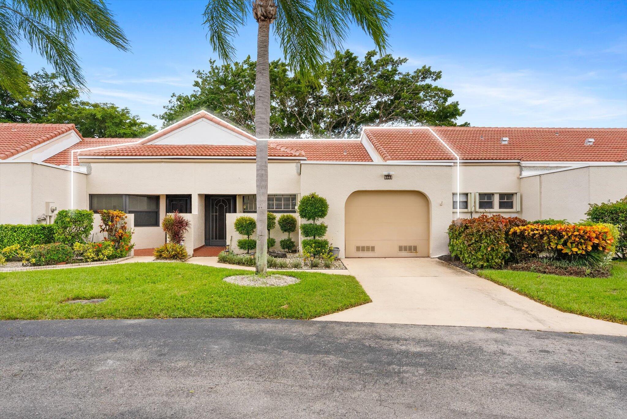 5862 Parkwalk Circle W