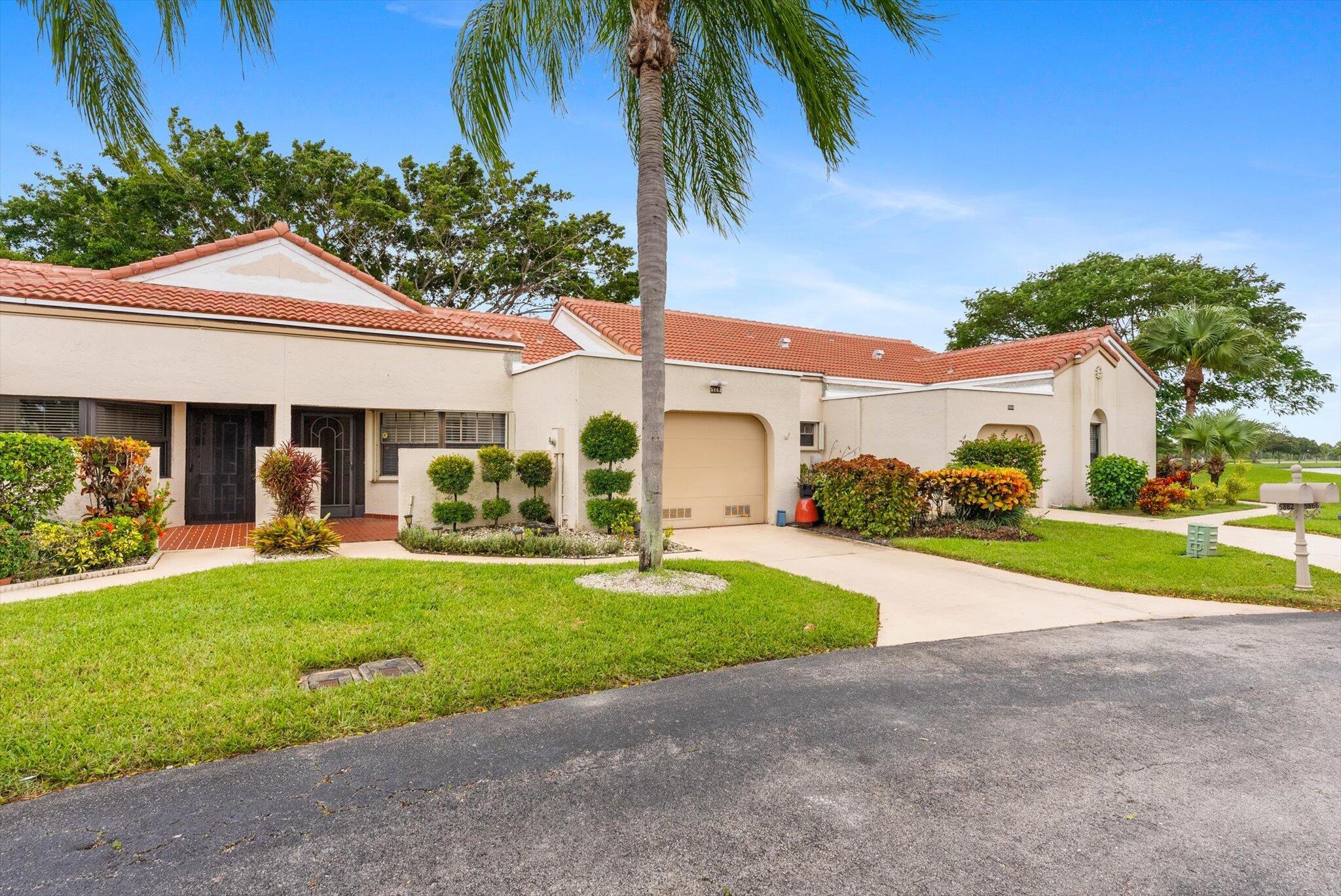 5862 Parkwalk Circle W