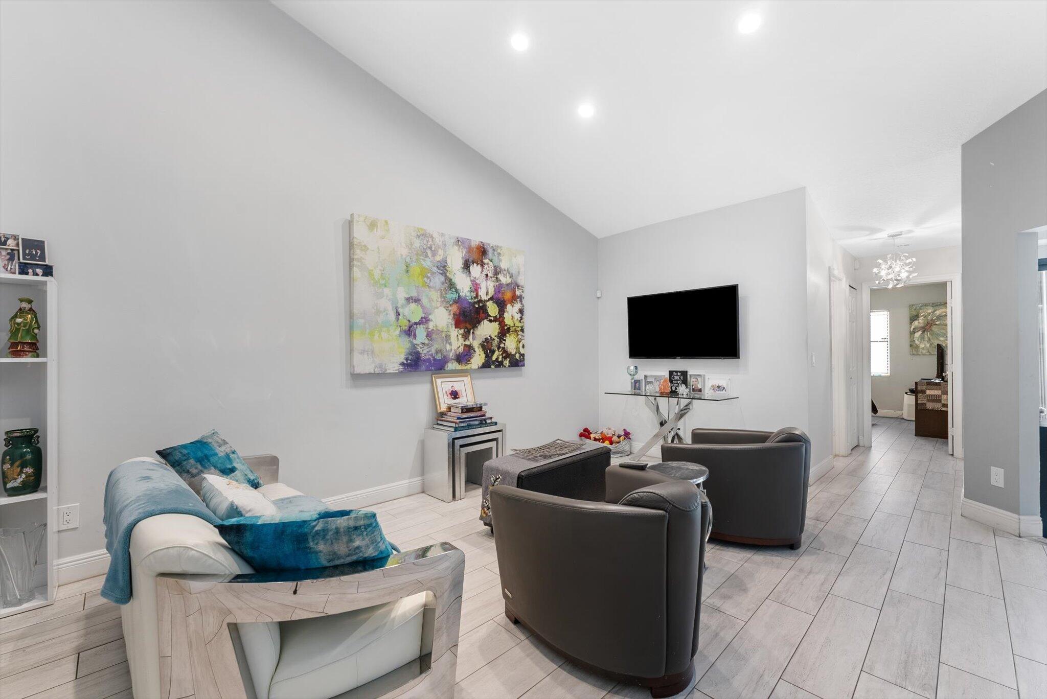 5862 Parkwalk Circle W