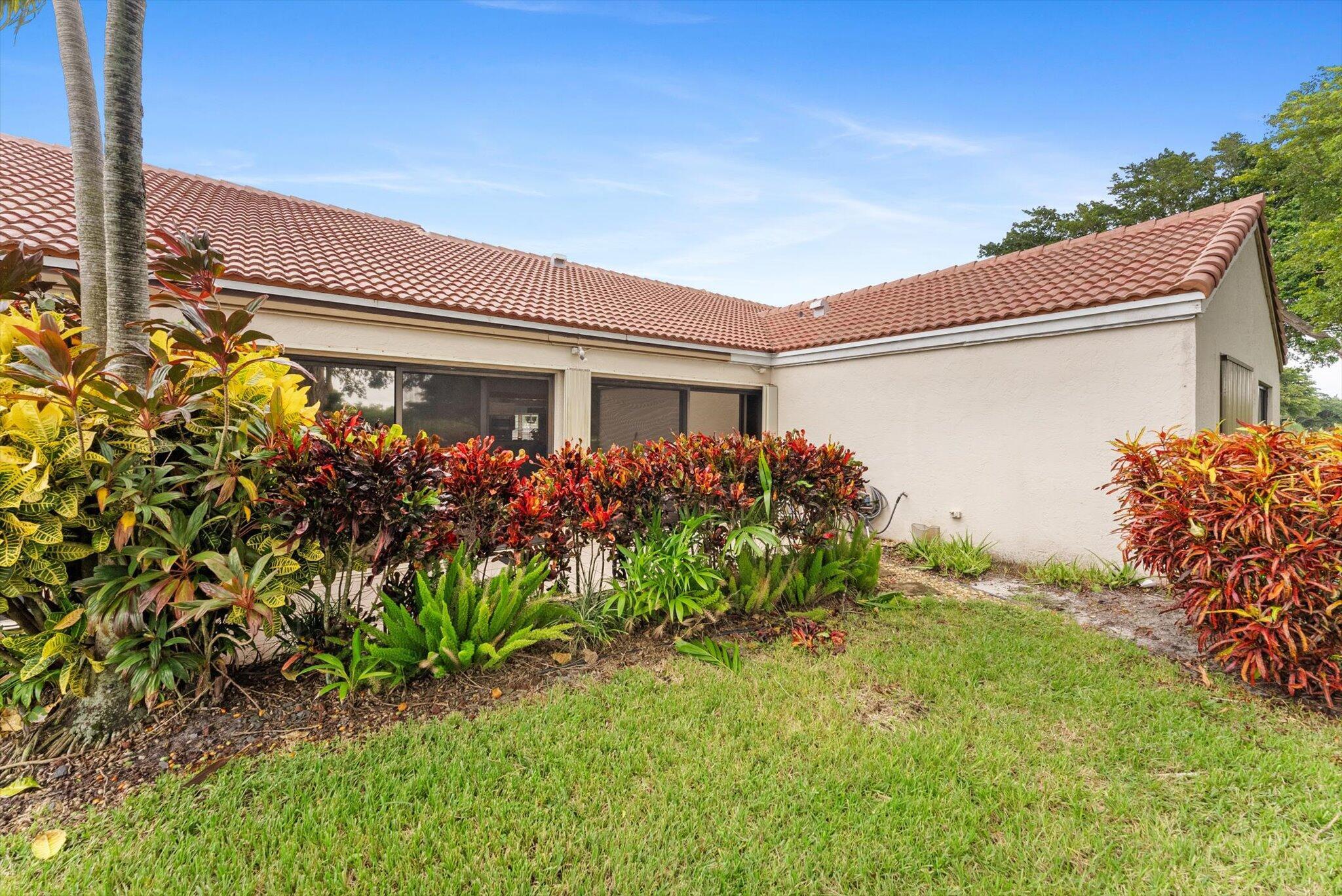 5862 Parkwalk Circle W