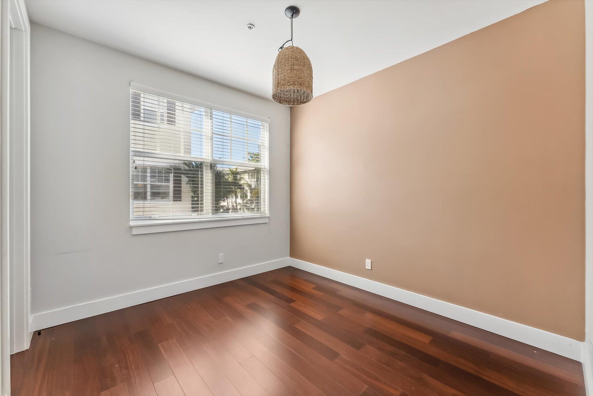 106 SW 1st Avenue