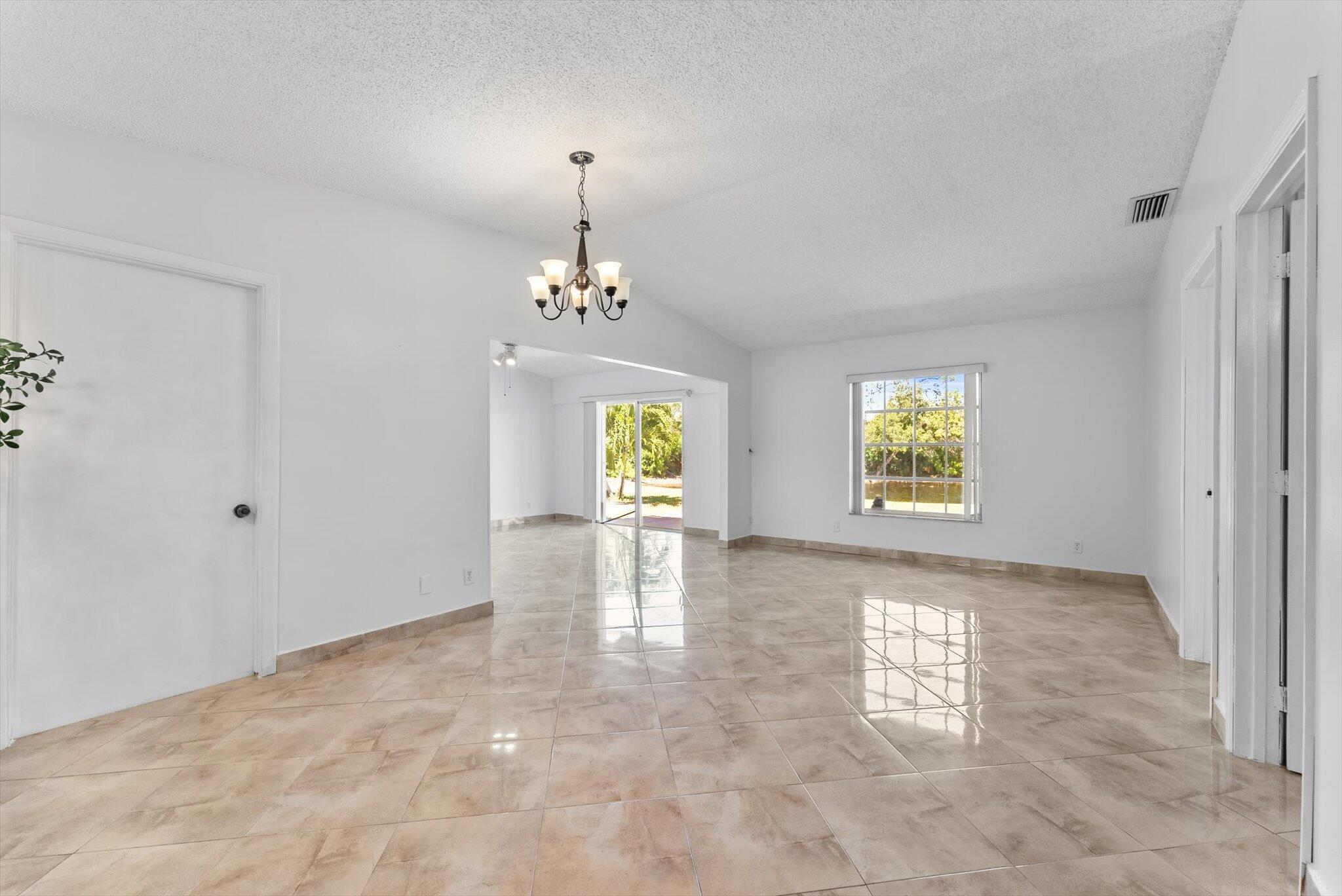 15860 Laurel Oak Circle