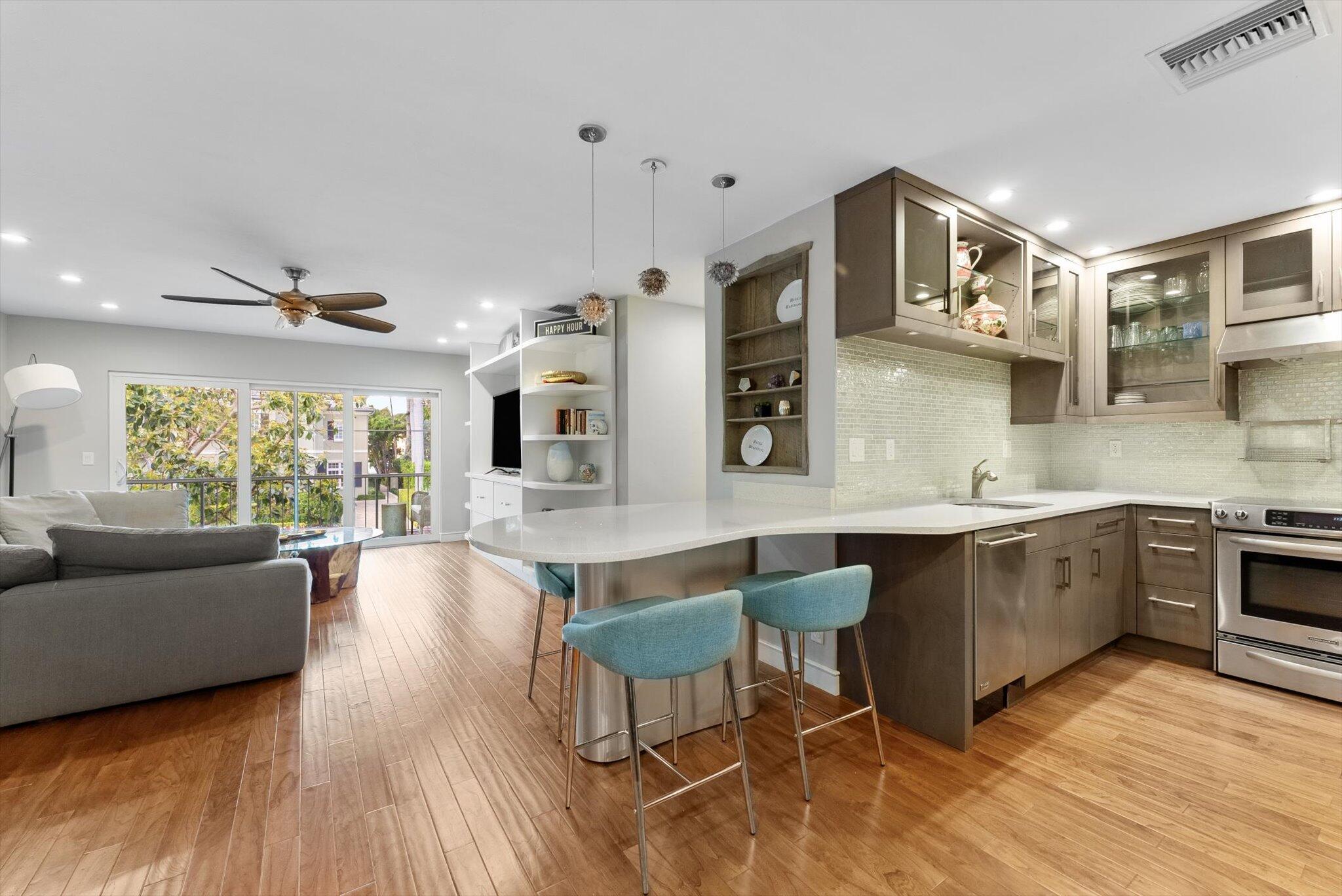 301 Venetian Drive 13