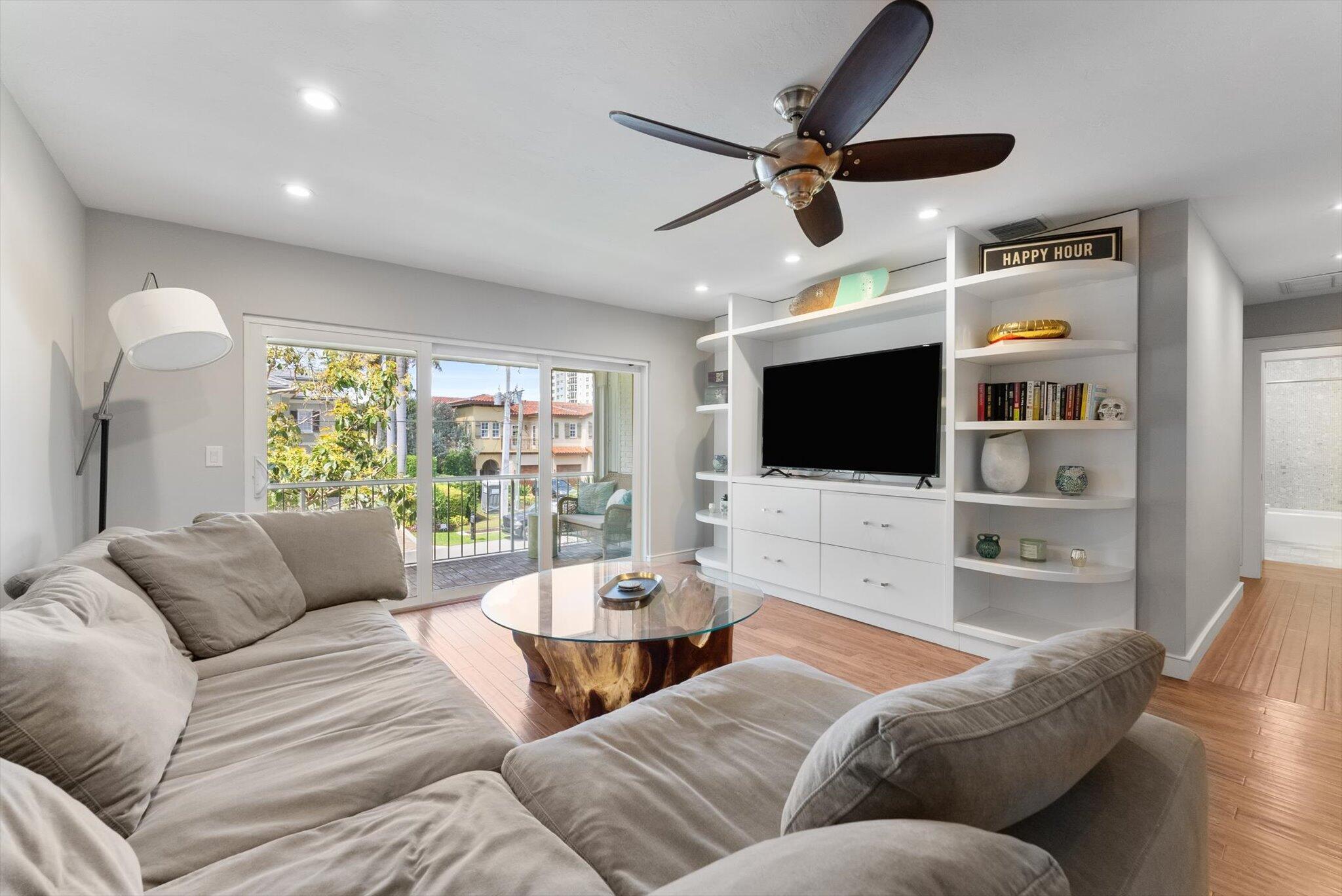 301 Venetian Drive 13