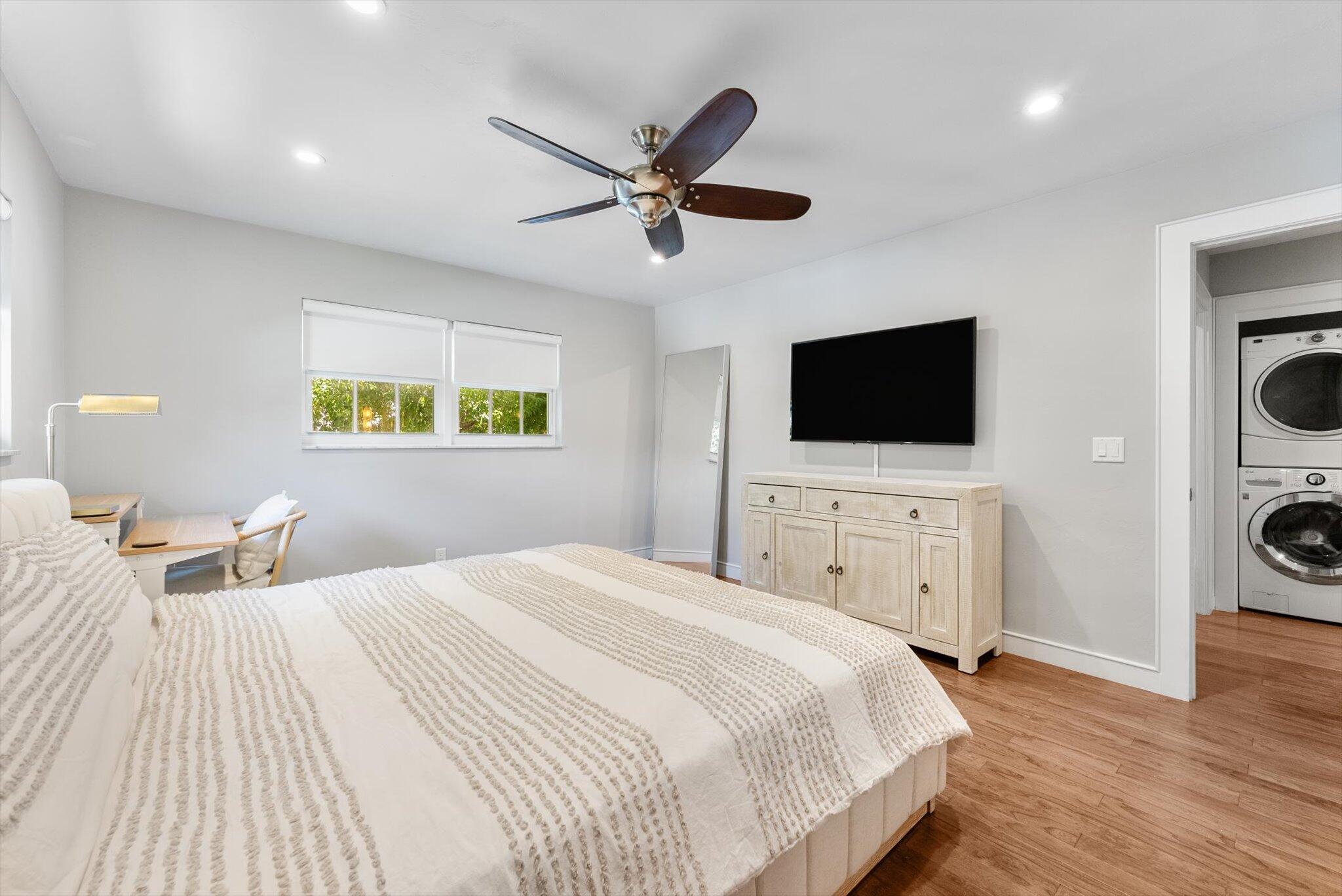 301 Venetian Drive 13