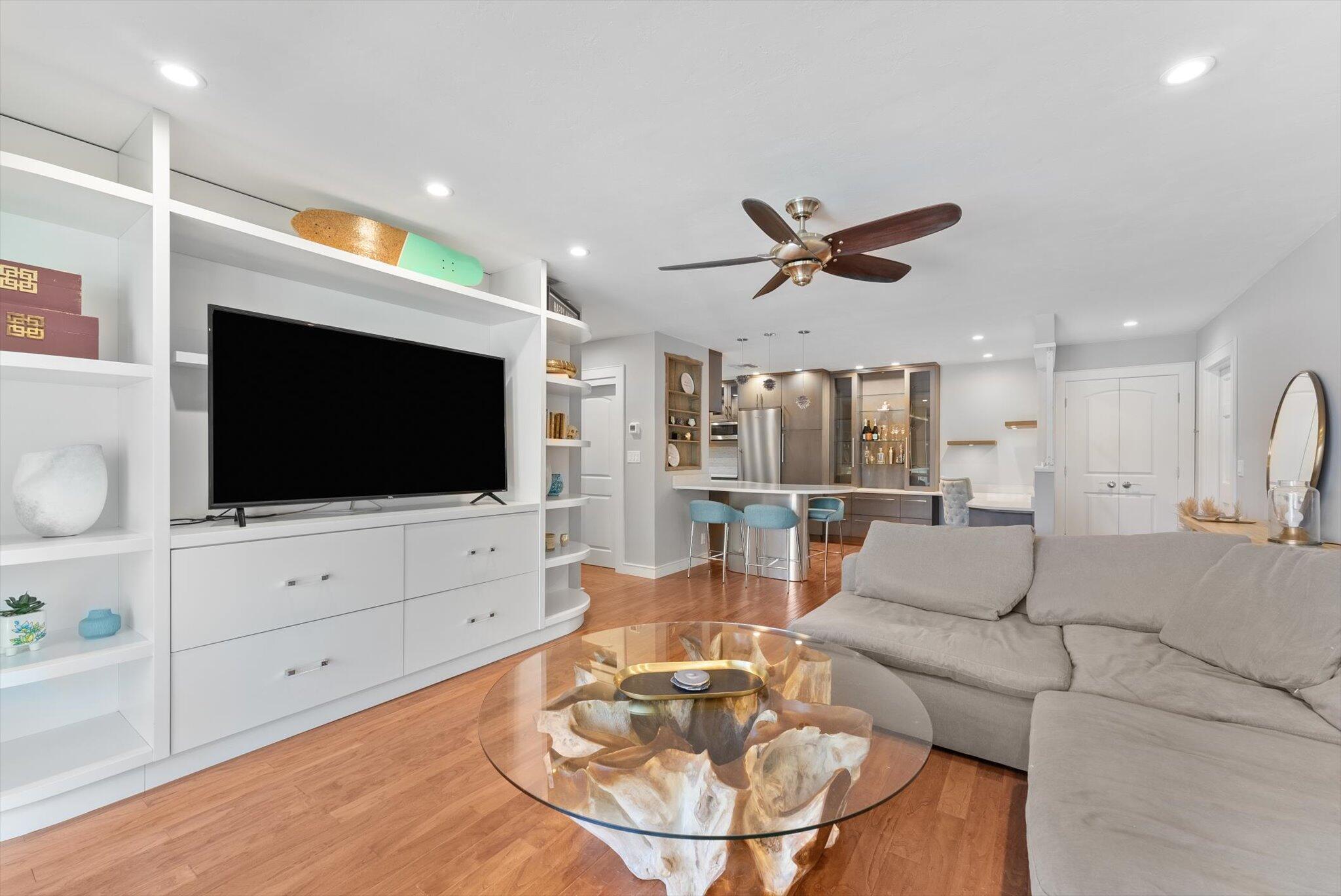 301 Venetian Drive 13