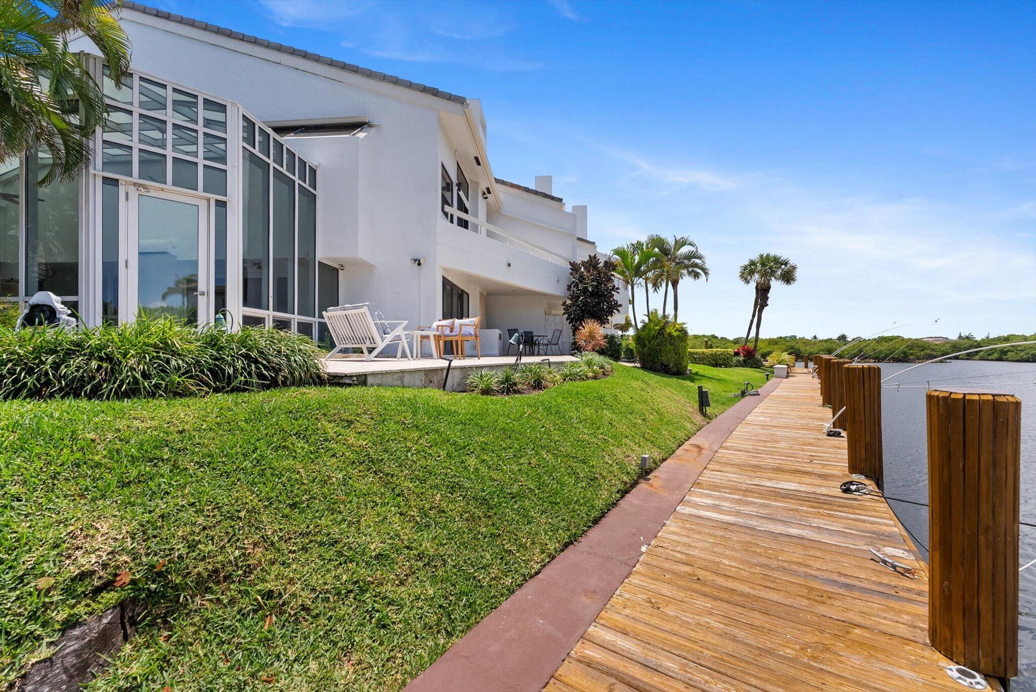 1013 Bel Air Drive 1