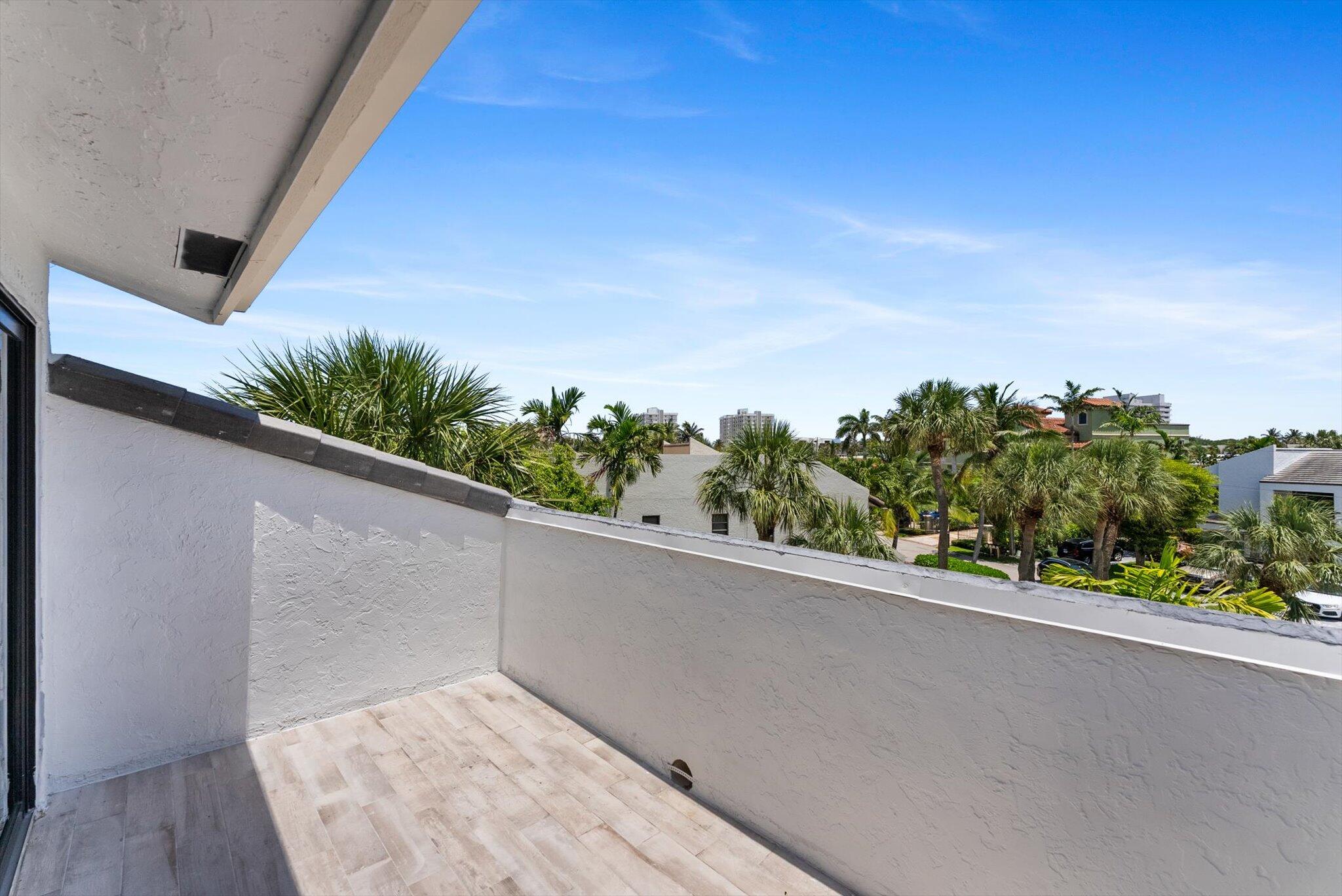 1013 Bel Air Drive 1