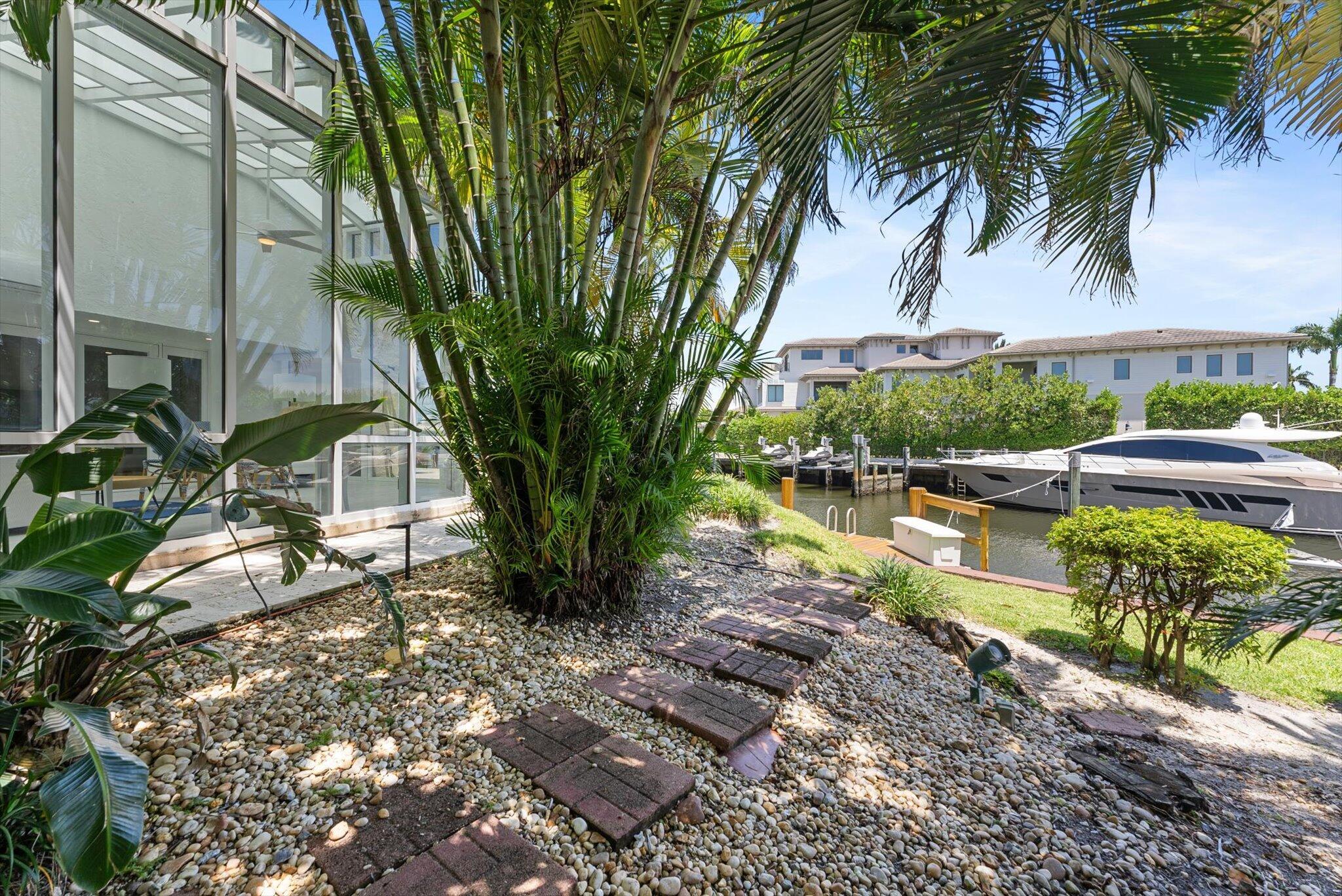 1013 Bel Air Drive 1