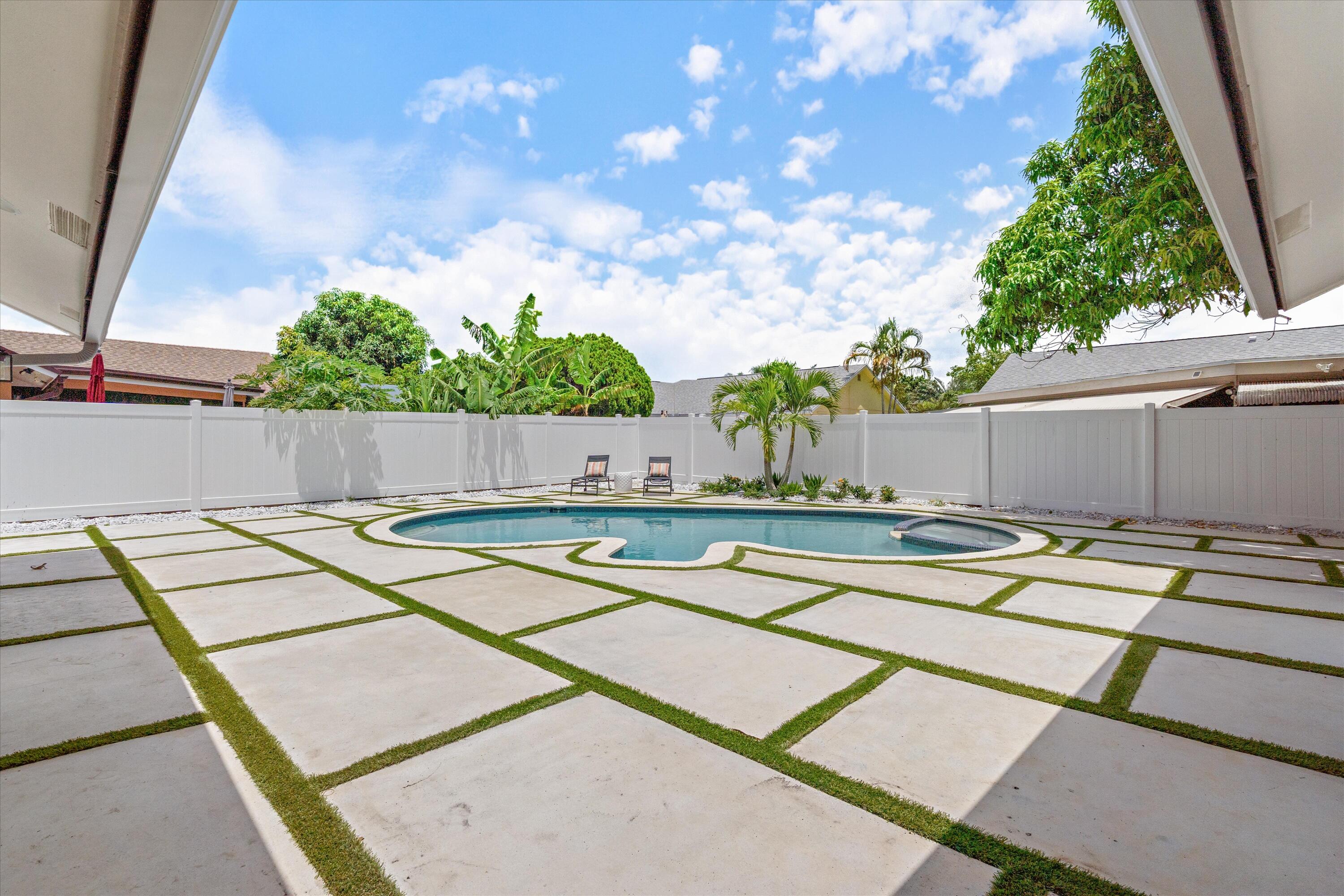 3701 NW 8th Street