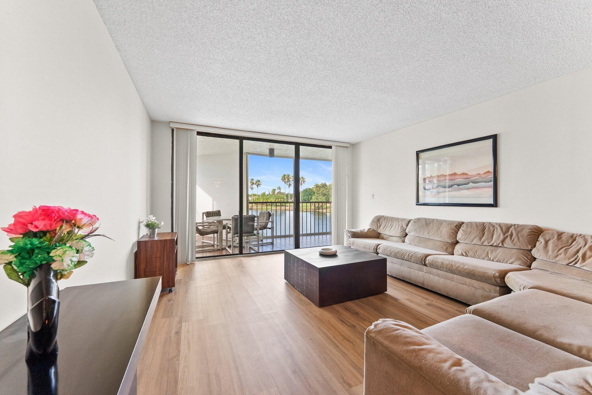 16401 Golf Club Road 211