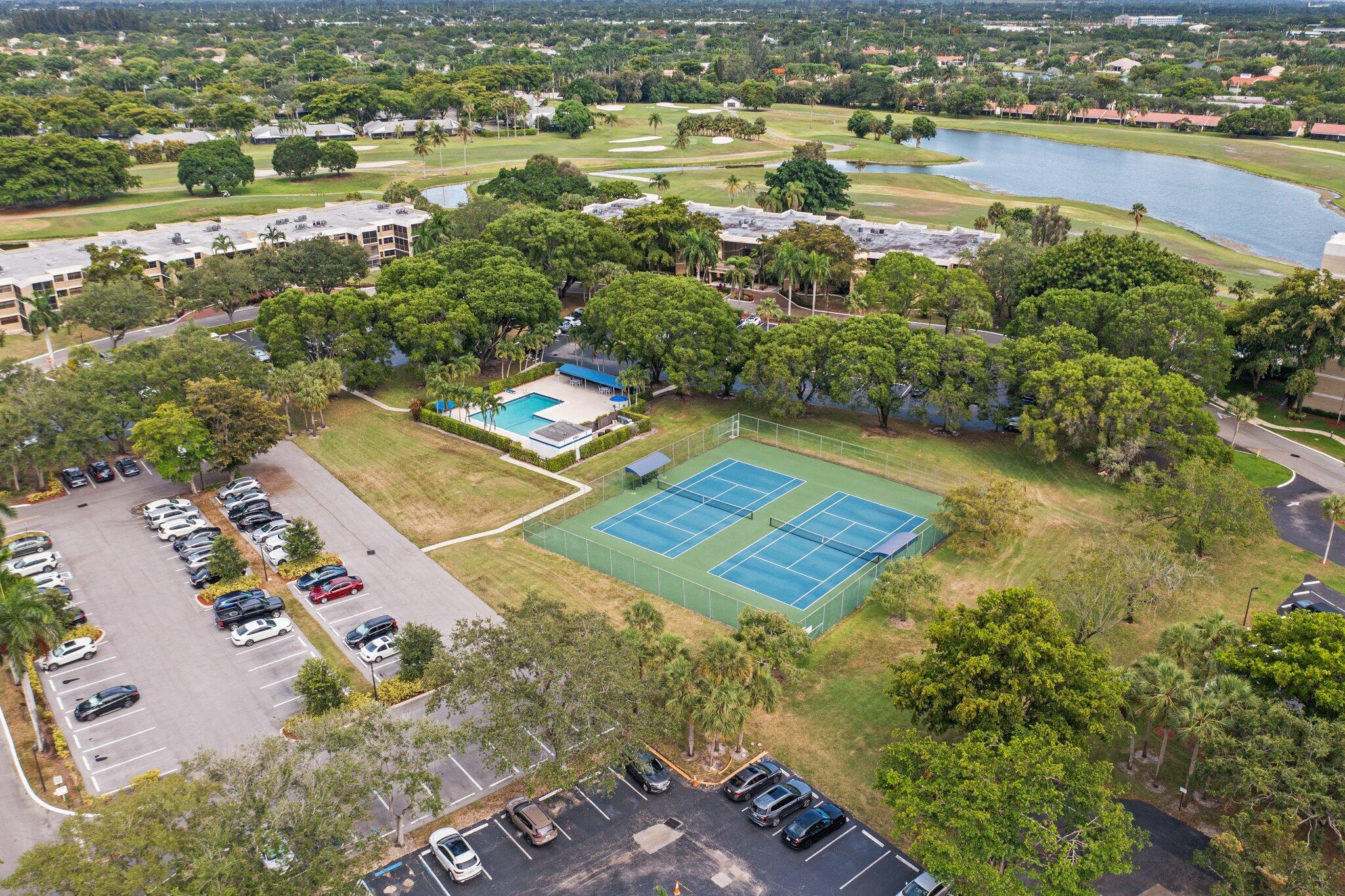 16401 Golf Club Road 211