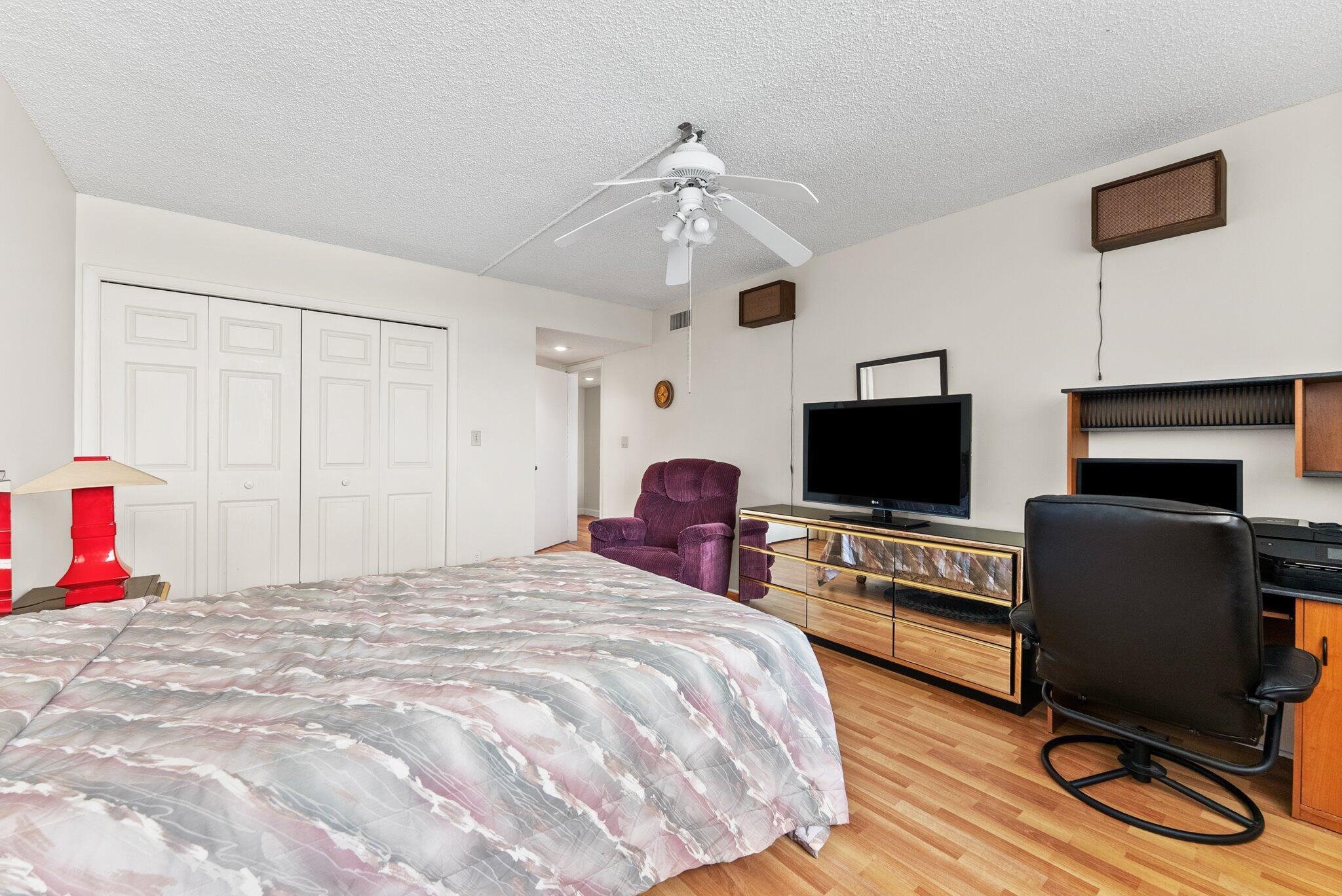 16401 Golf Club Road 211