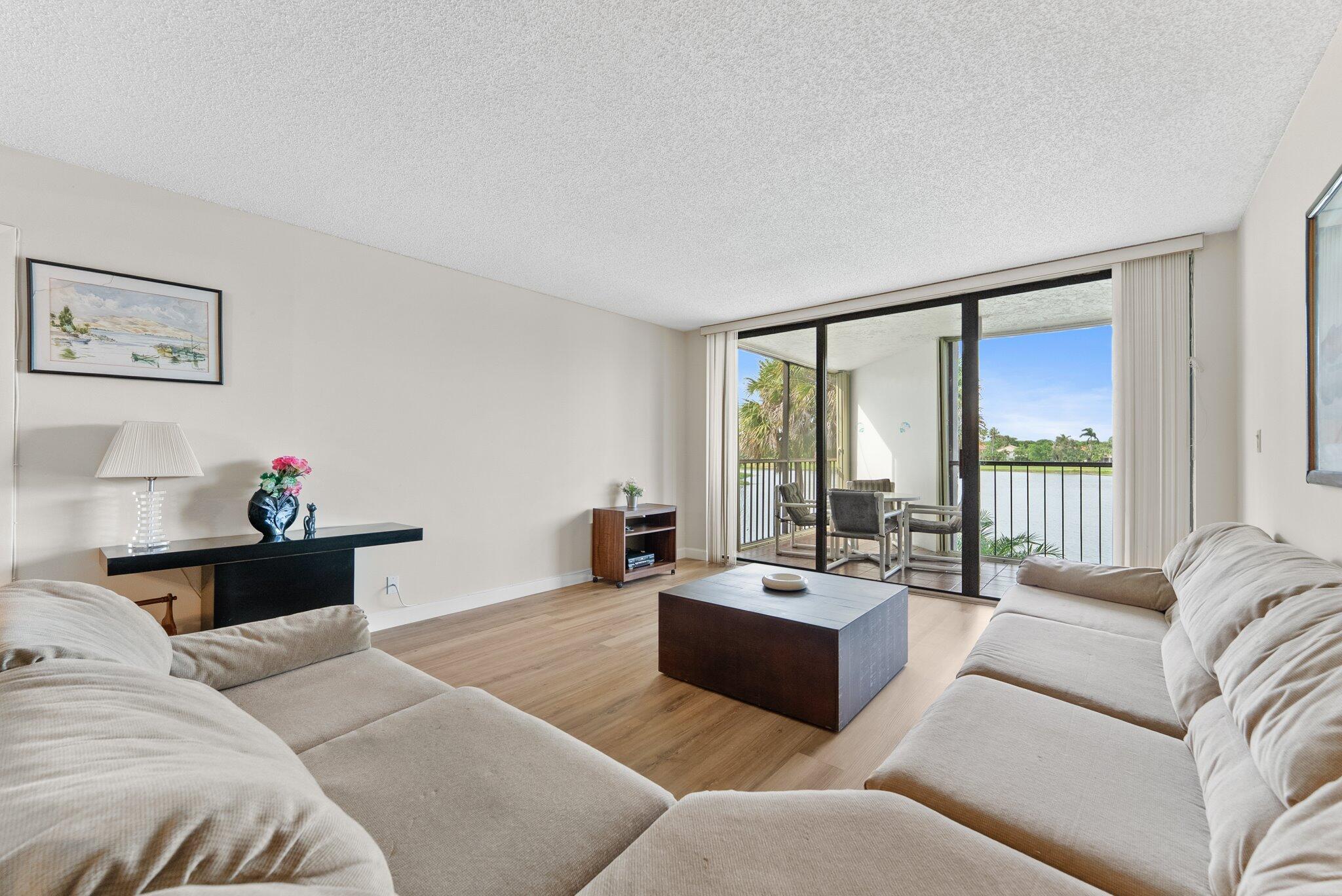 16401 Golf Club Road 211