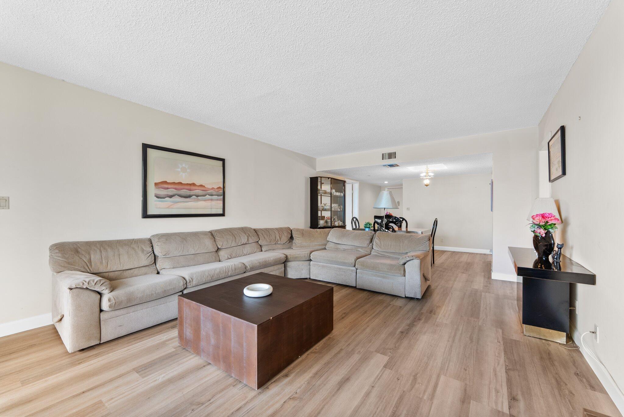 16401 Golf Club Road 211