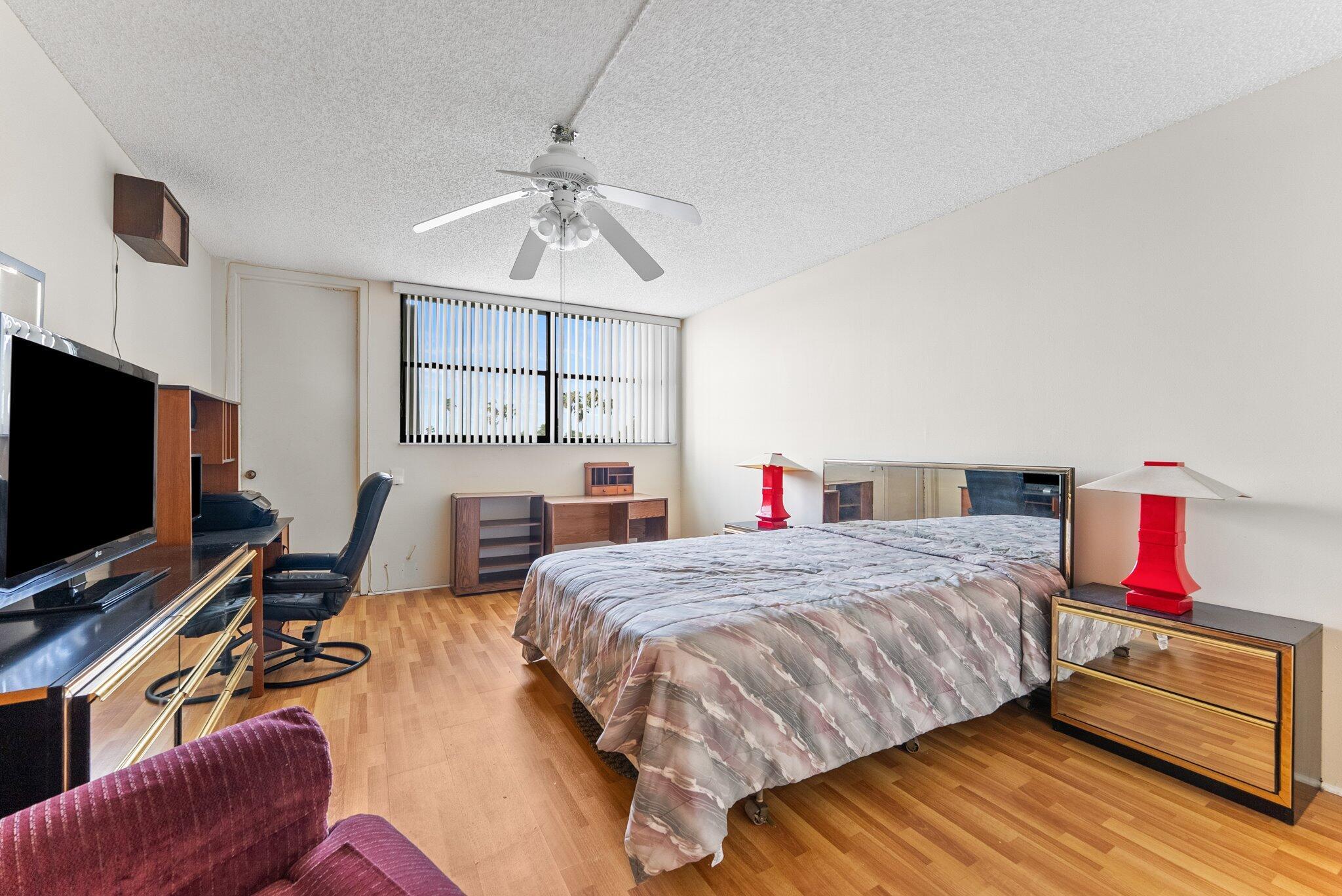 16401 Golf Club Road 211