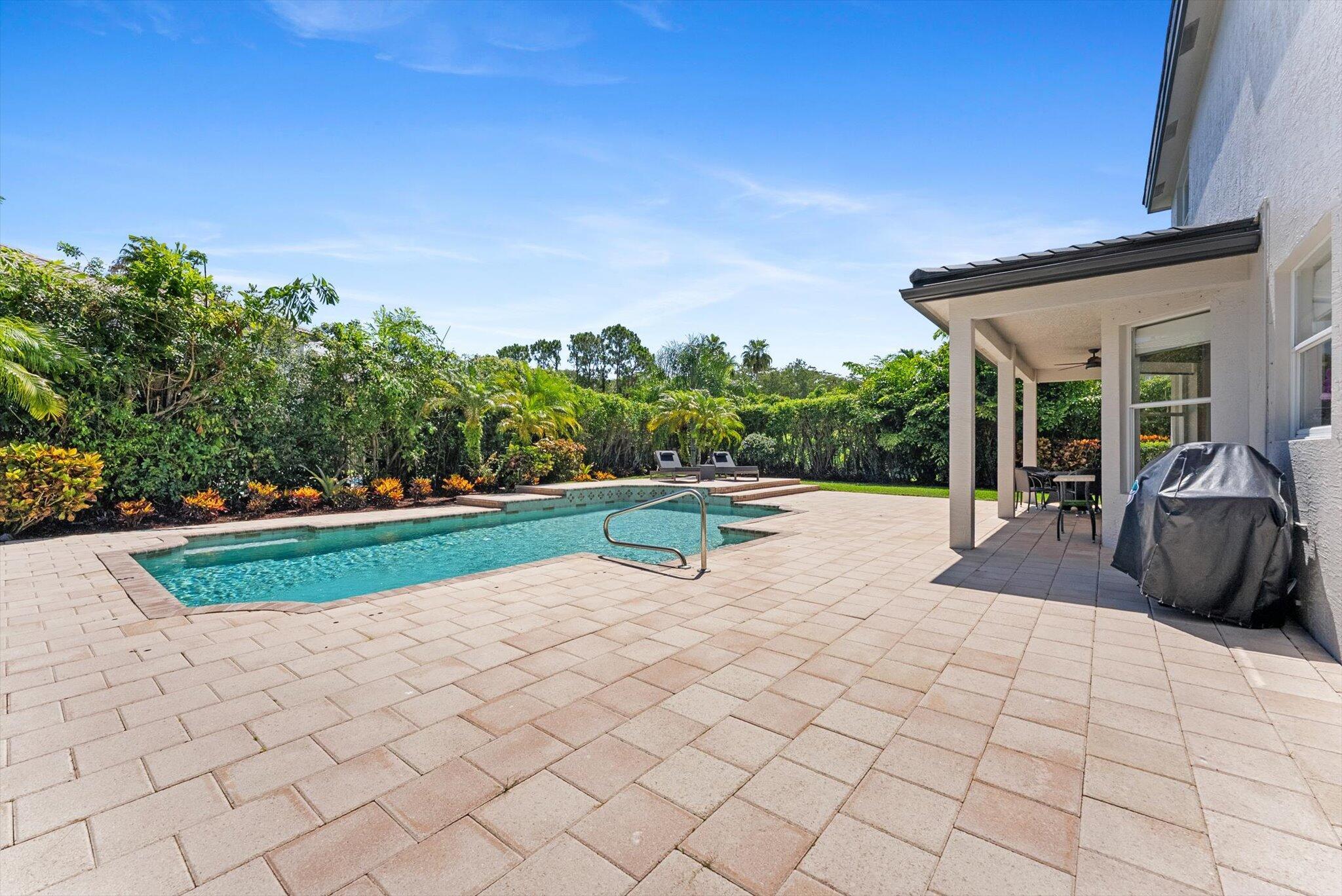 19335 Skyridge Circle