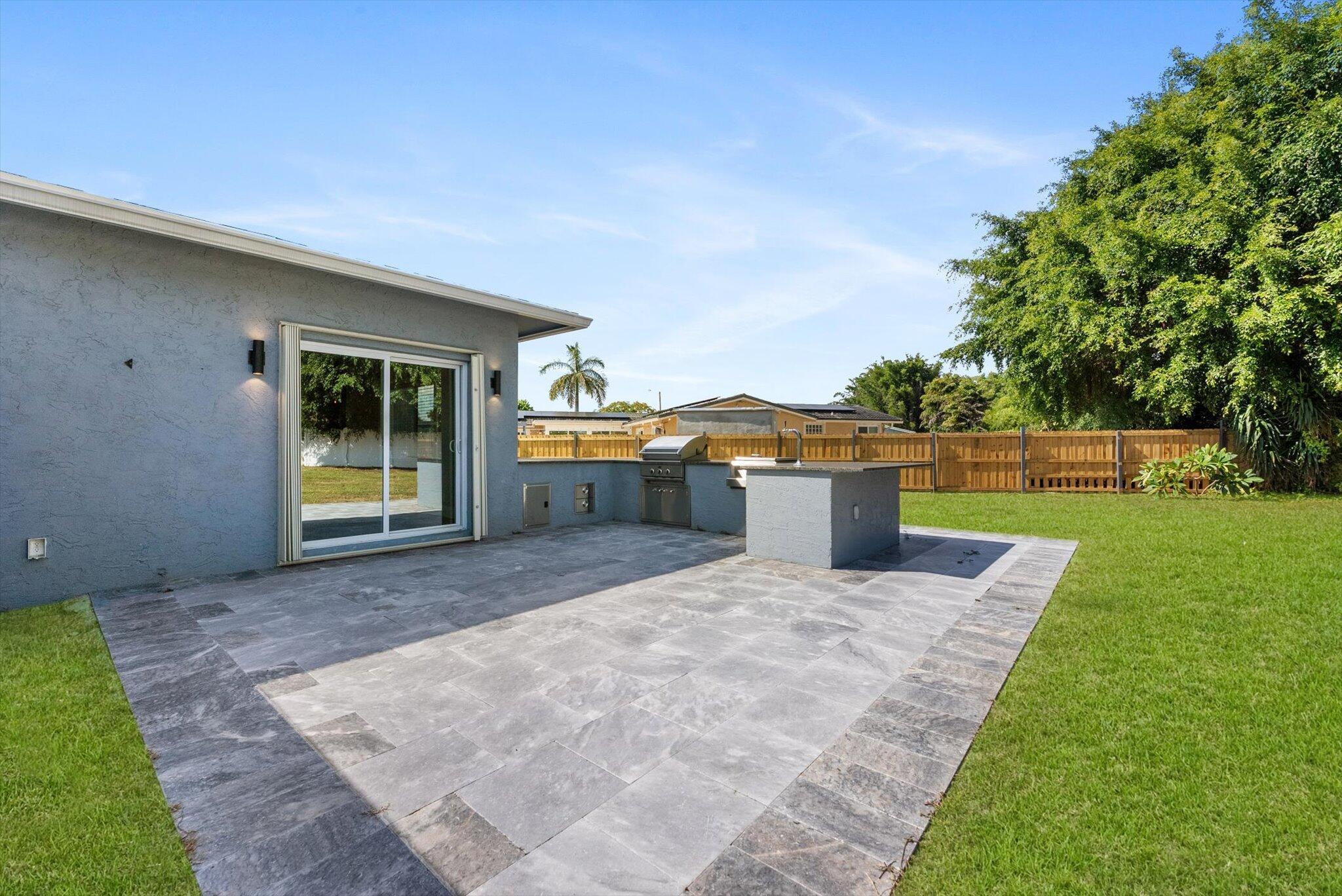 1721 SW 10th Street