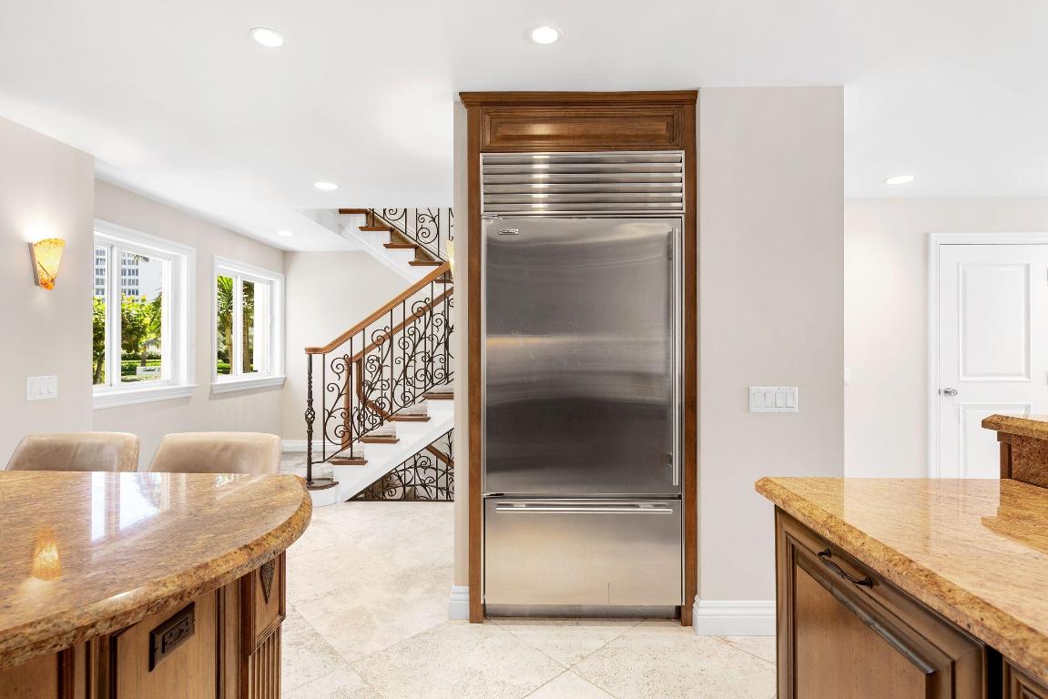 555 S Ocean Boulevard 4