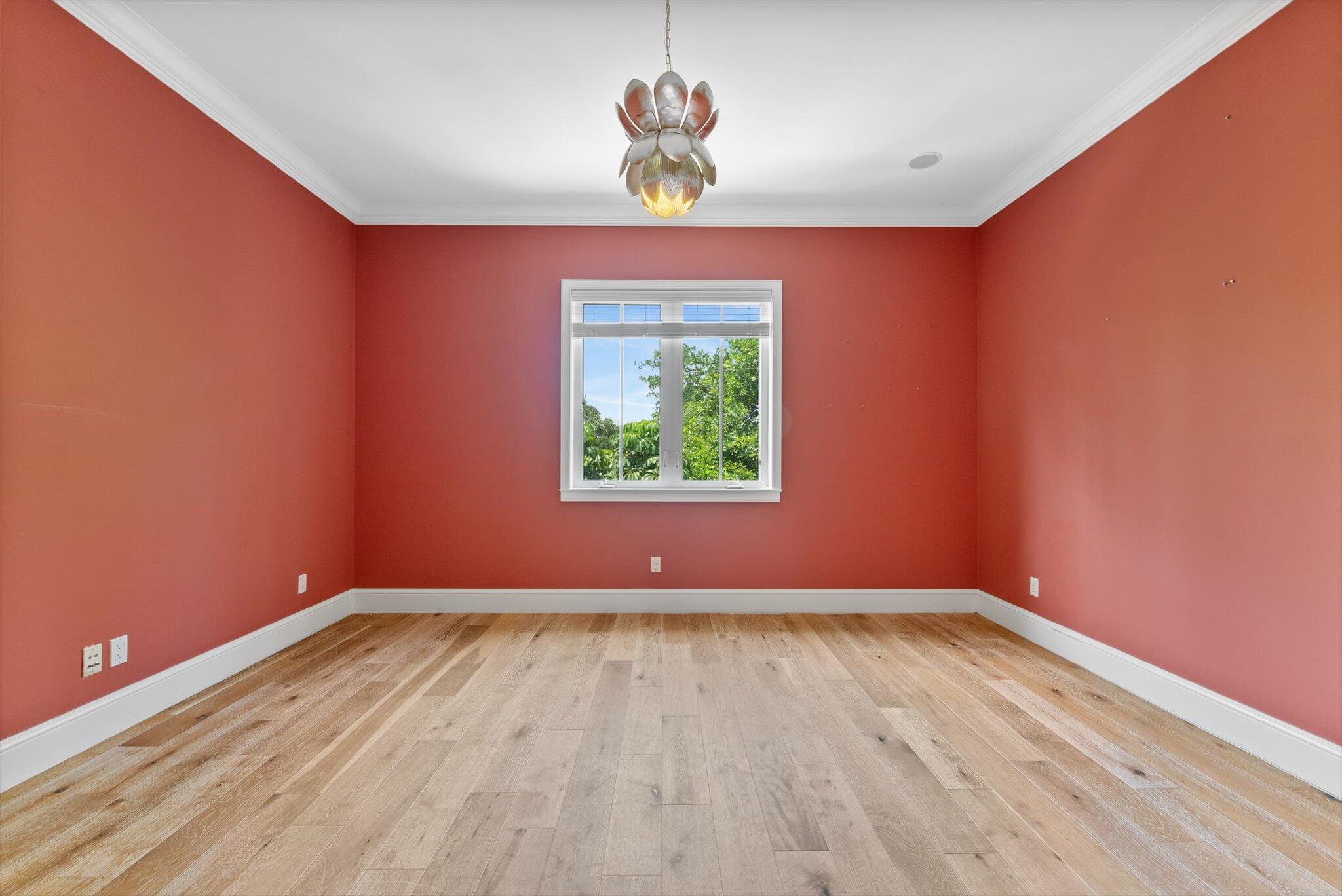 475 NE 4th Street