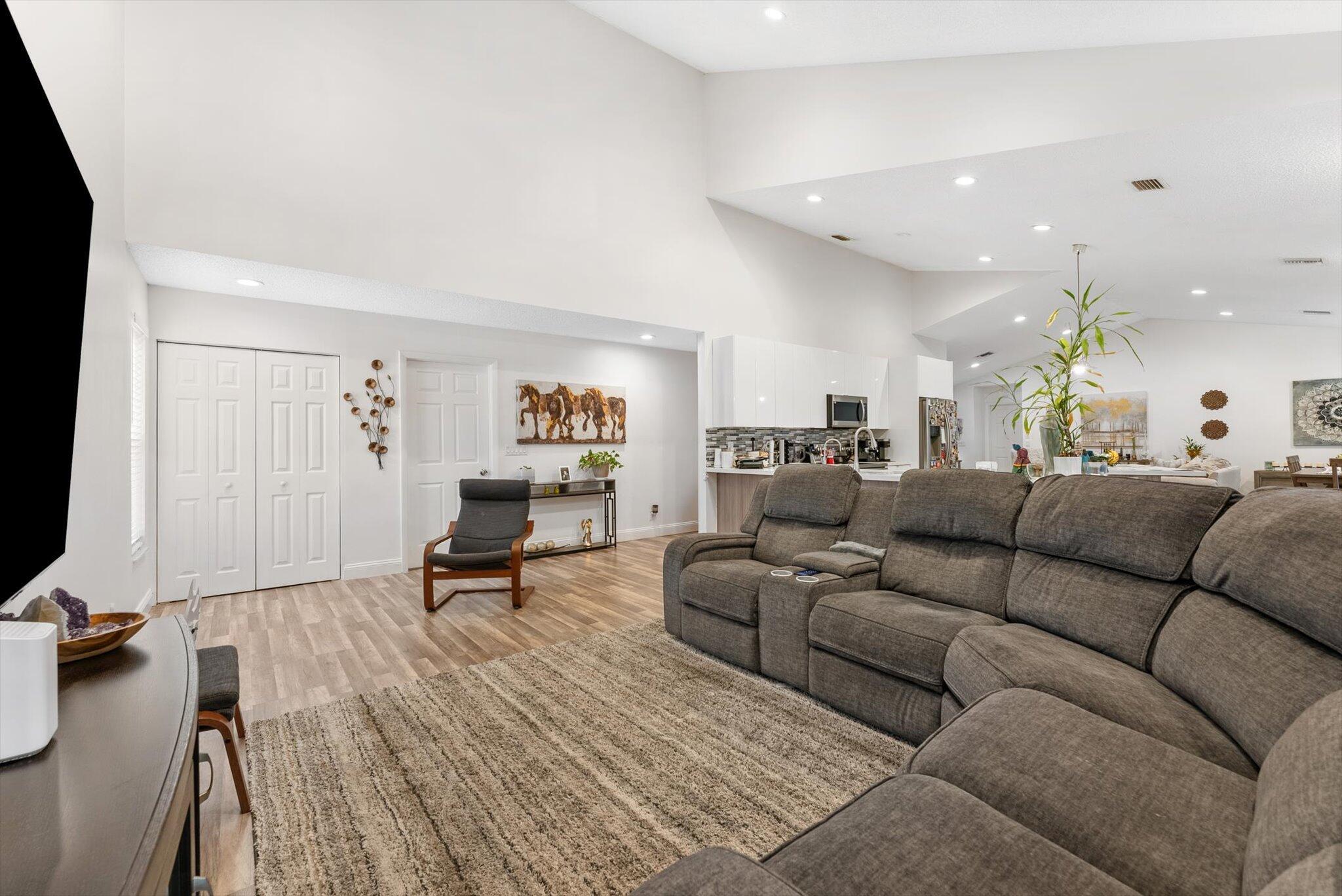 5185 NW 52nd Street