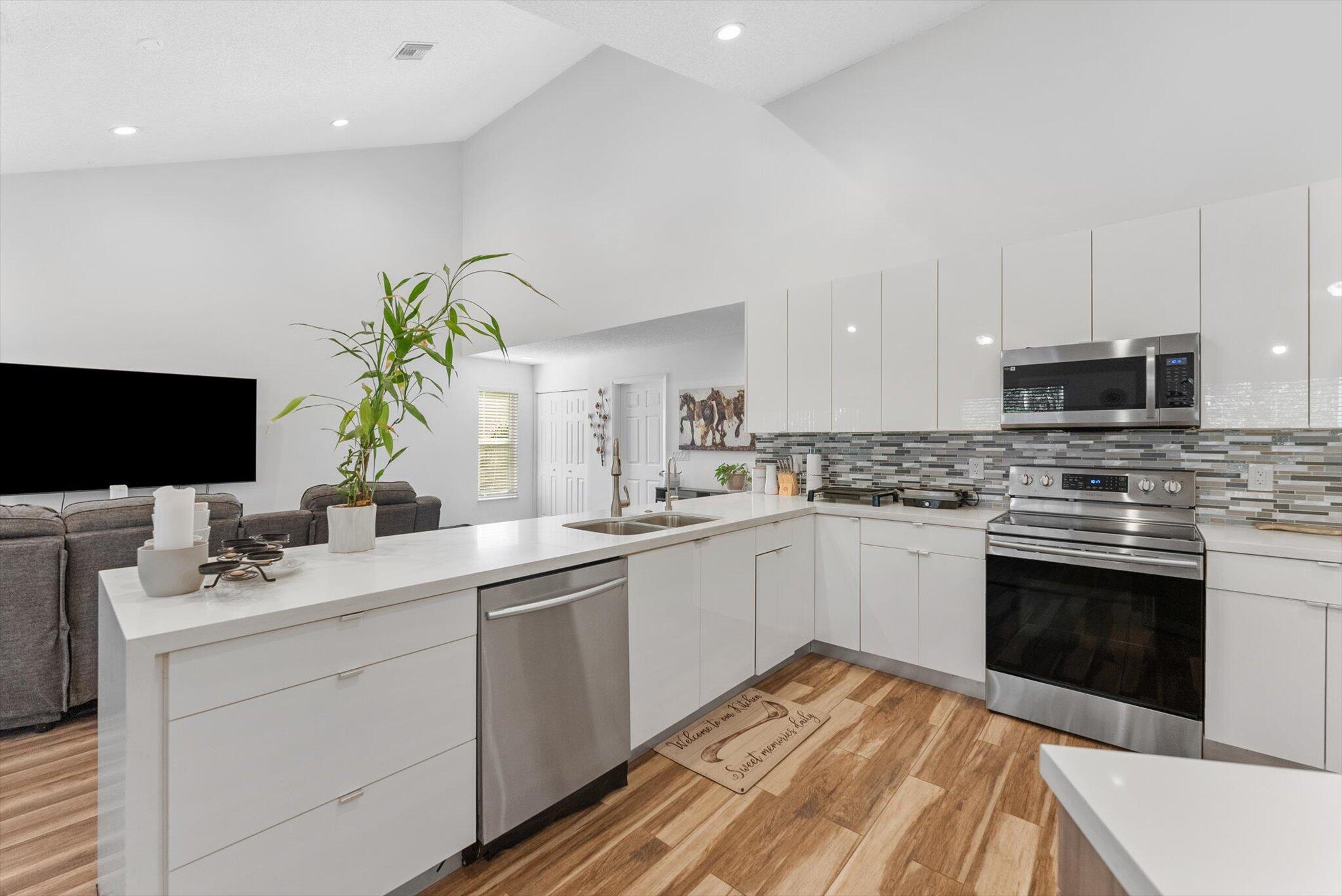 5185 NW 52nd Street