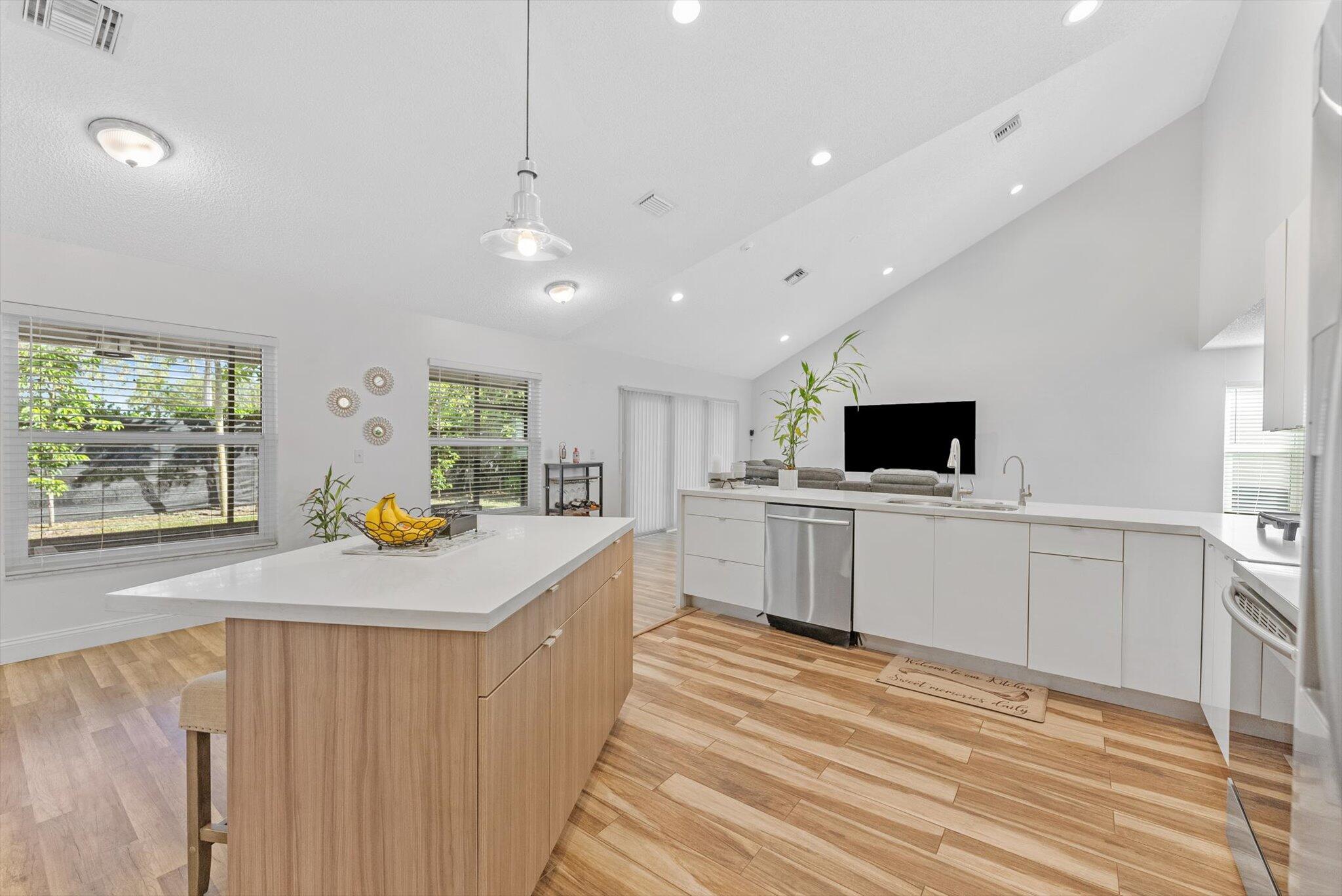 5185 NW 52nd Street