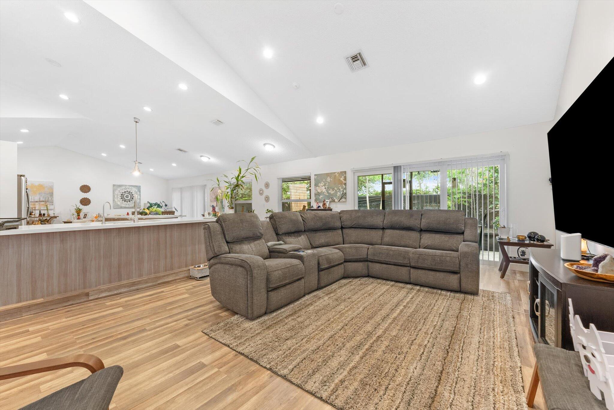 5185 NW 52nd Street