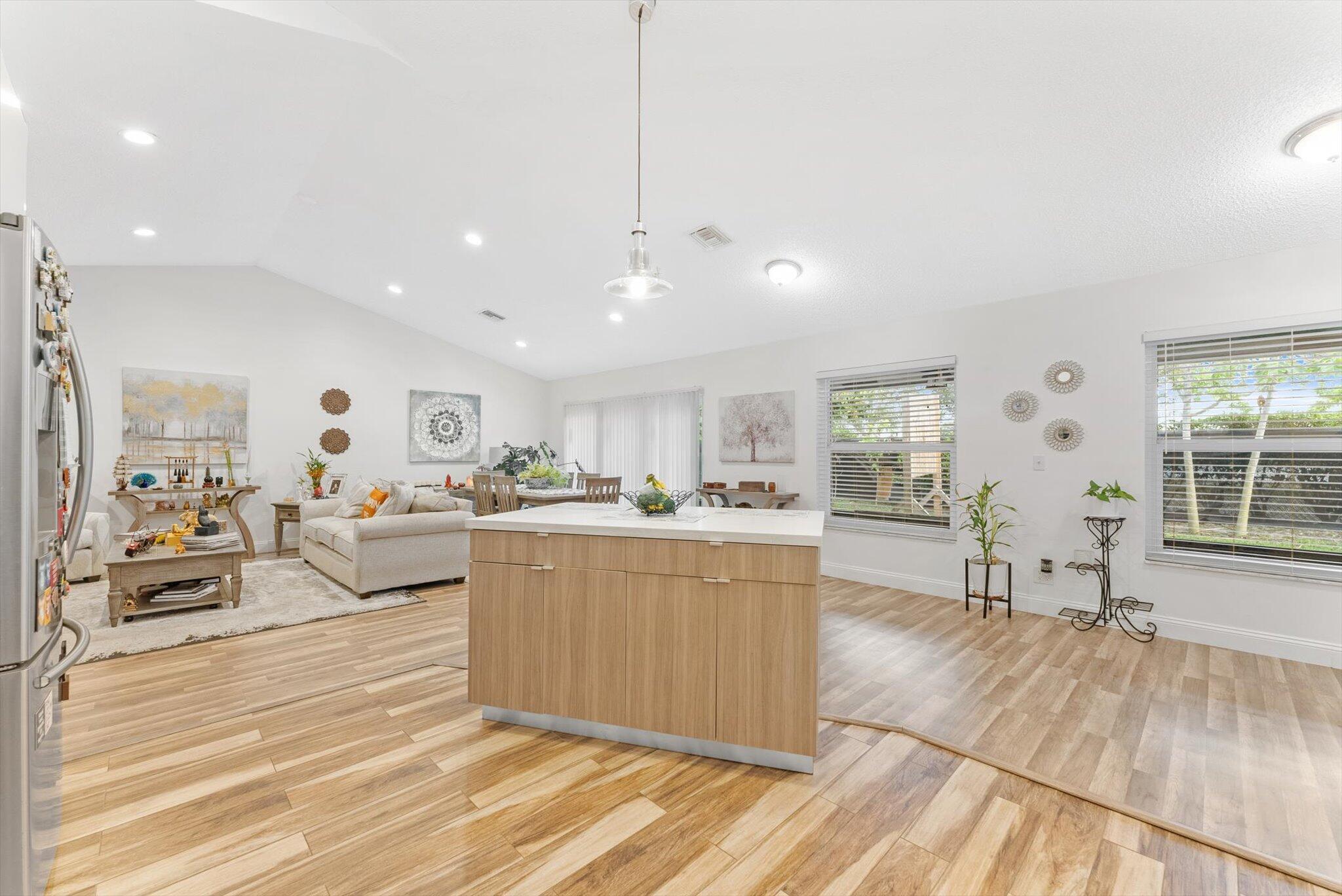 5185 NW 52nd Street