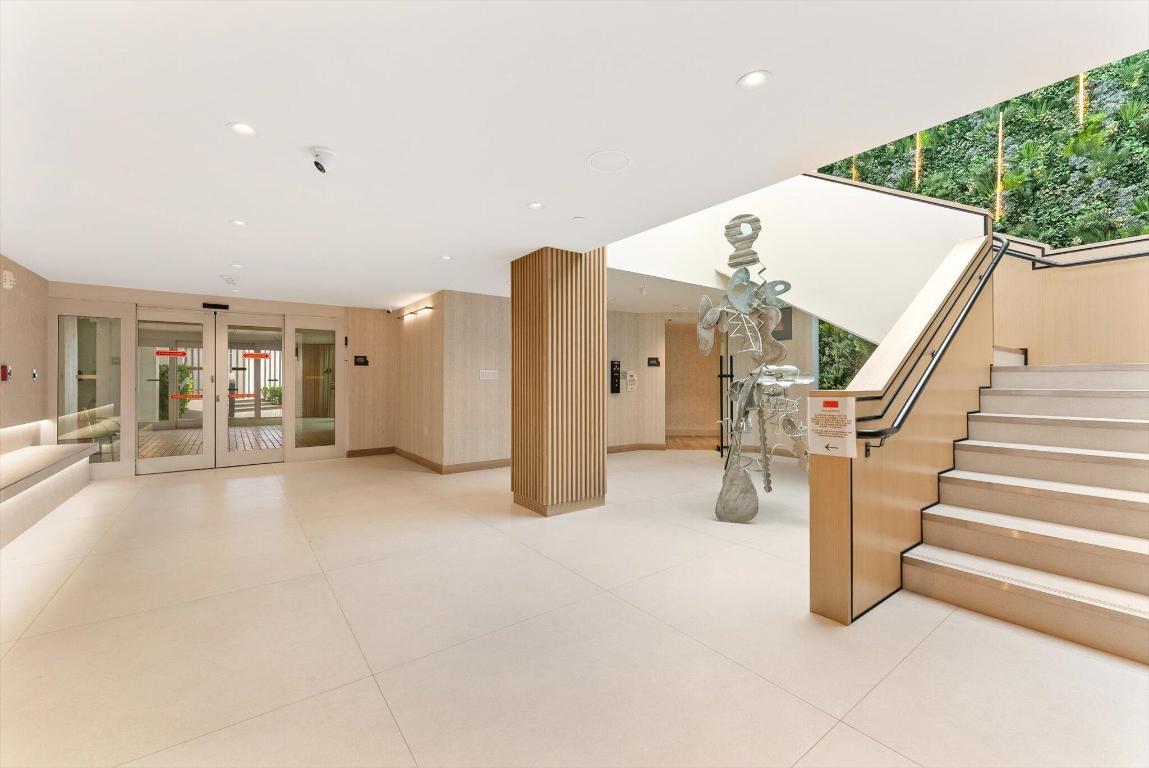 800 S Ocean Boulevard 303