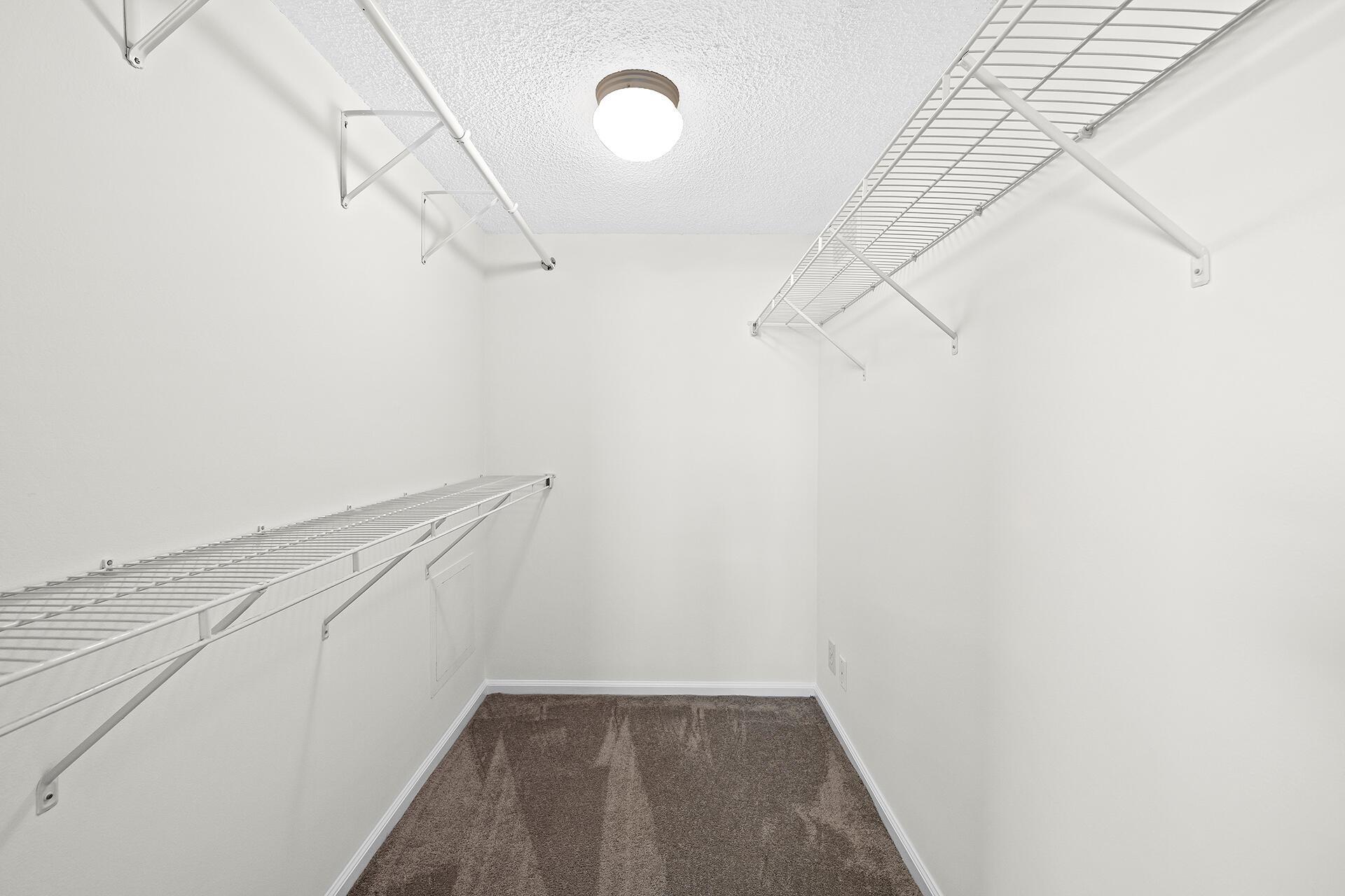 1505 N Riverside Drive 405