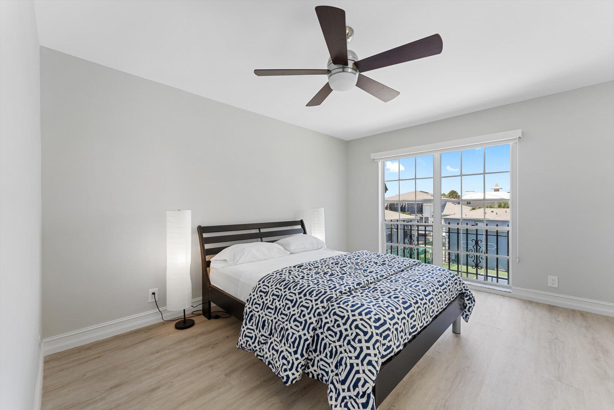 1194 Hillsboro Mile 31