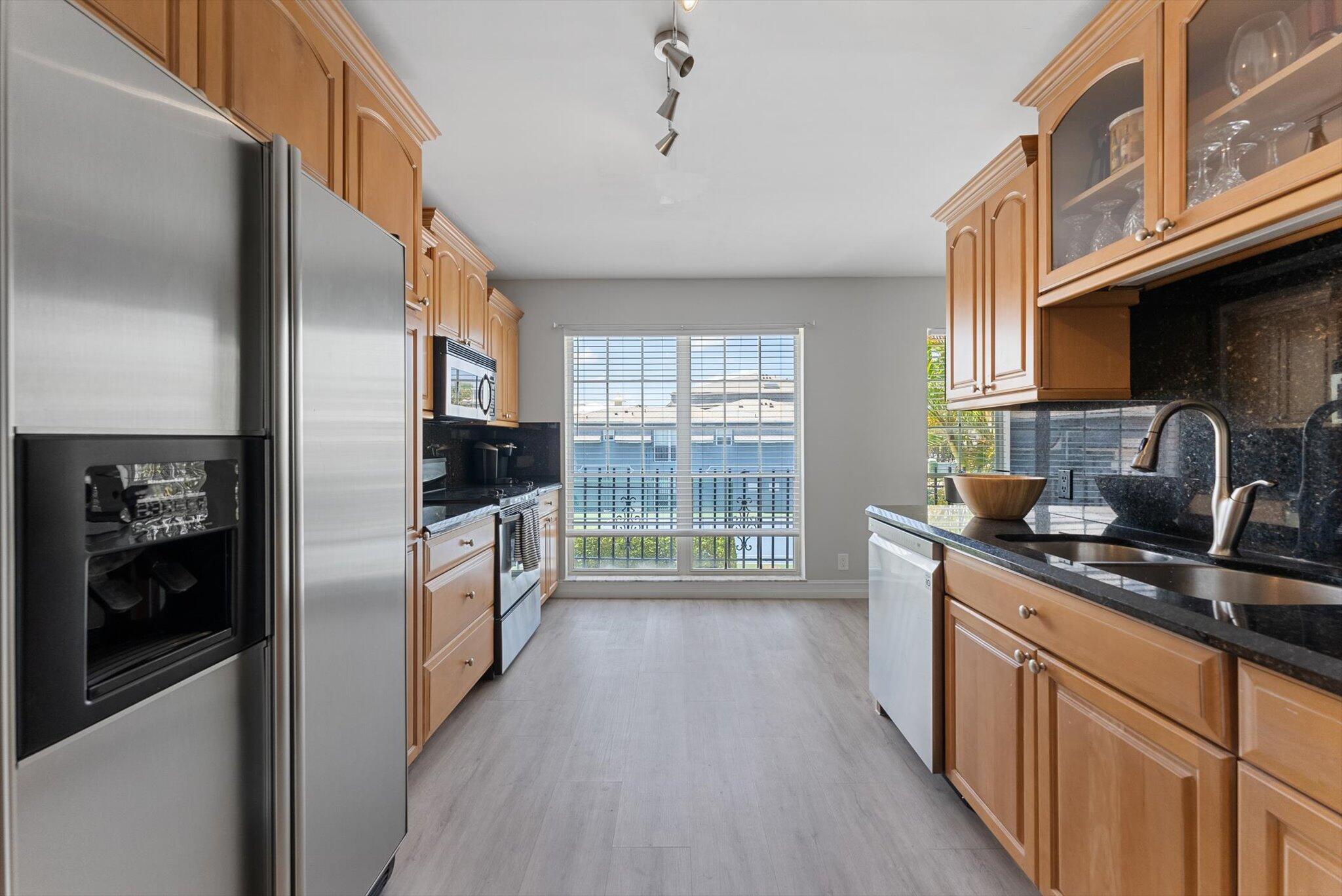 1194 Hillsboro Mile 31