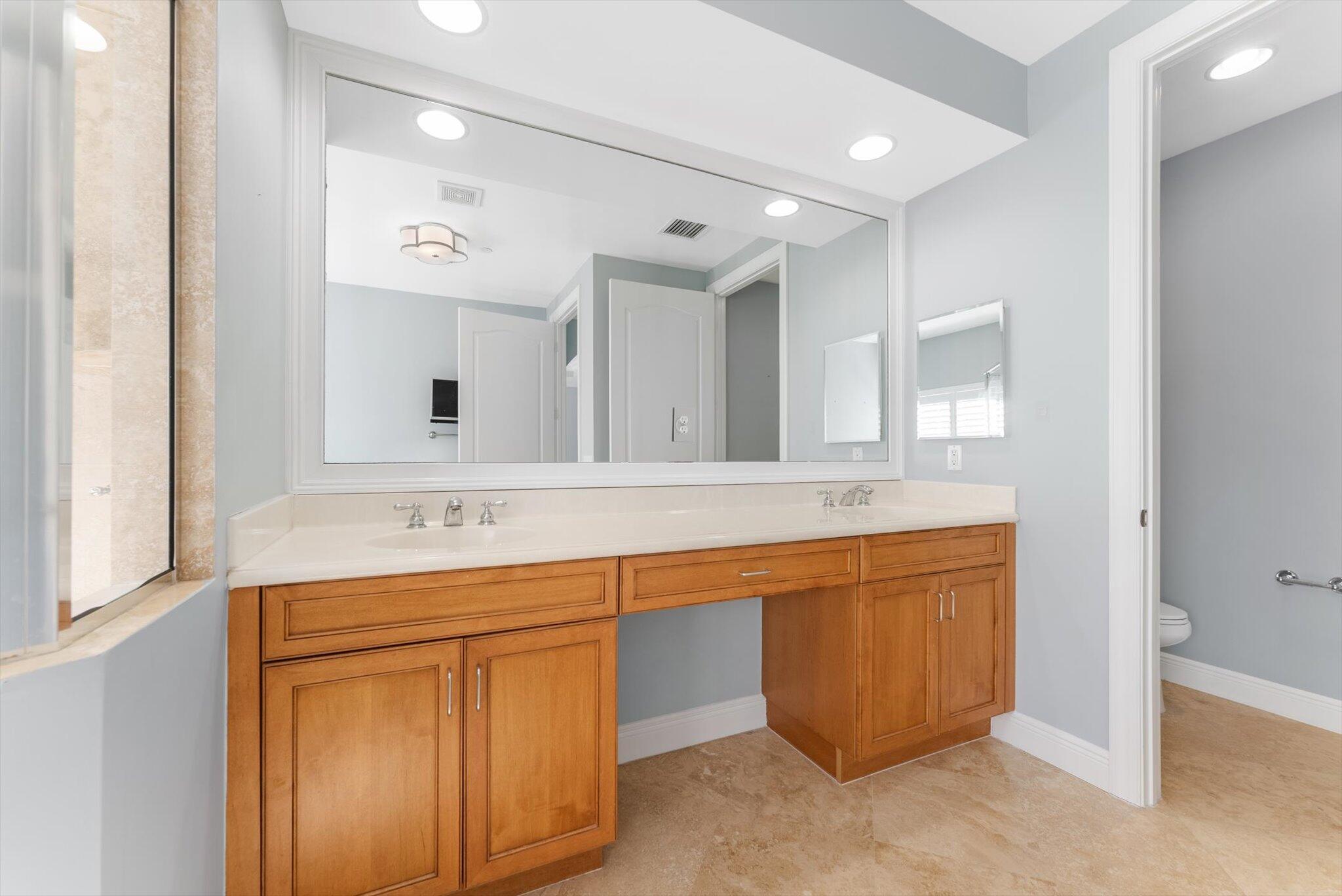 604 NE Francesca Lane