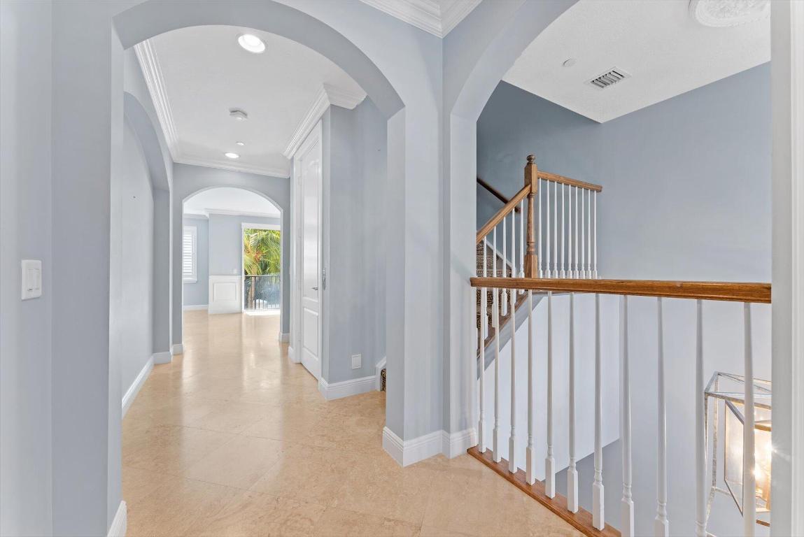 604 NE Francesca Lane