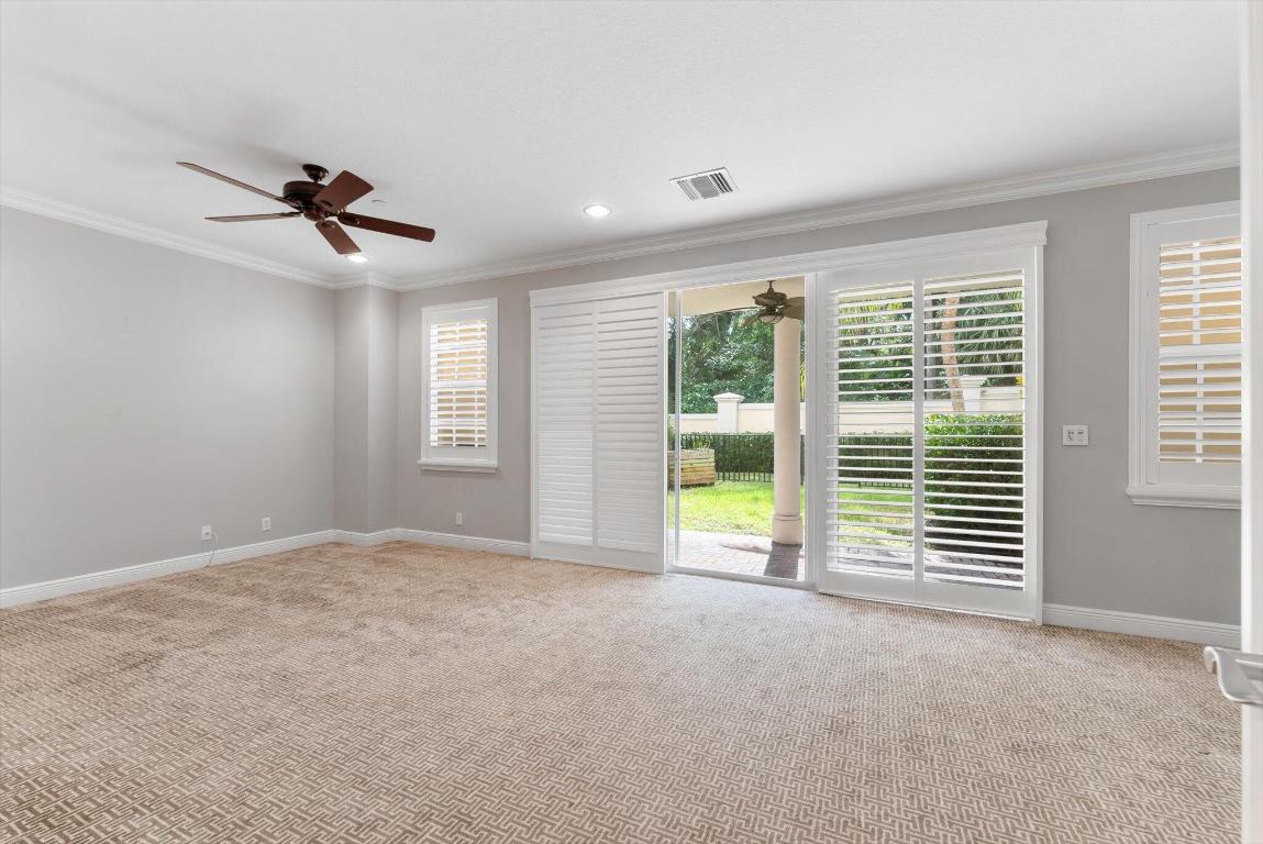 604 NE Francesca Lane