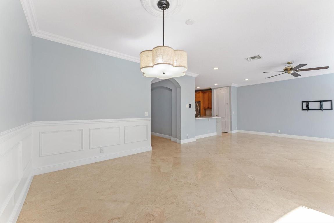 604 NE Francesca Lane