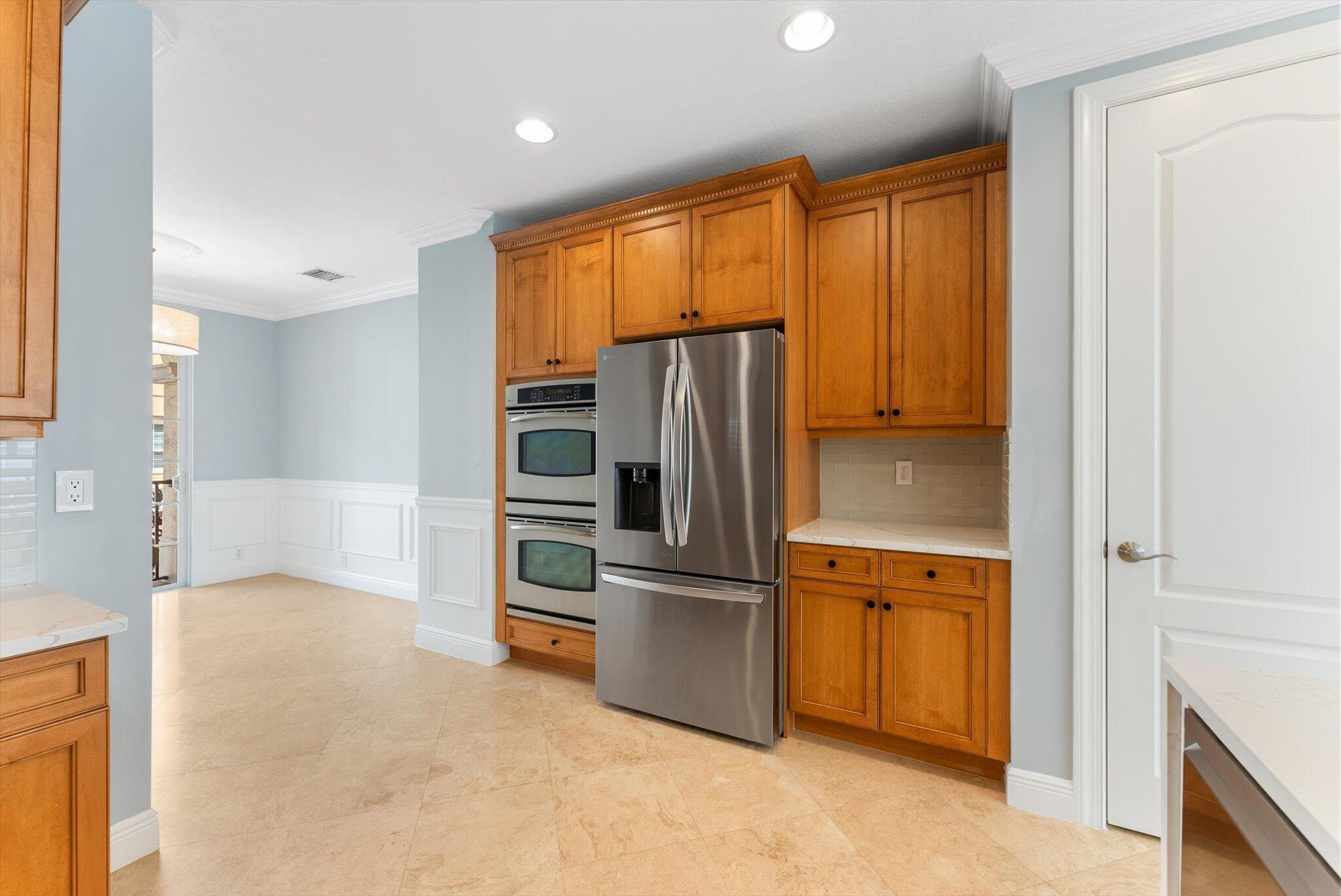 604 NE Francesca Lane