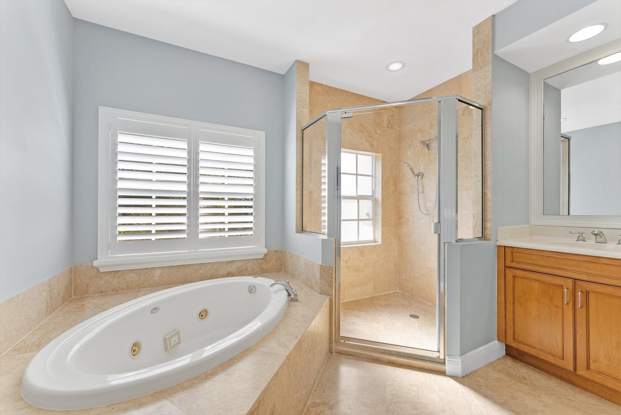 604 NE Francesca Lane