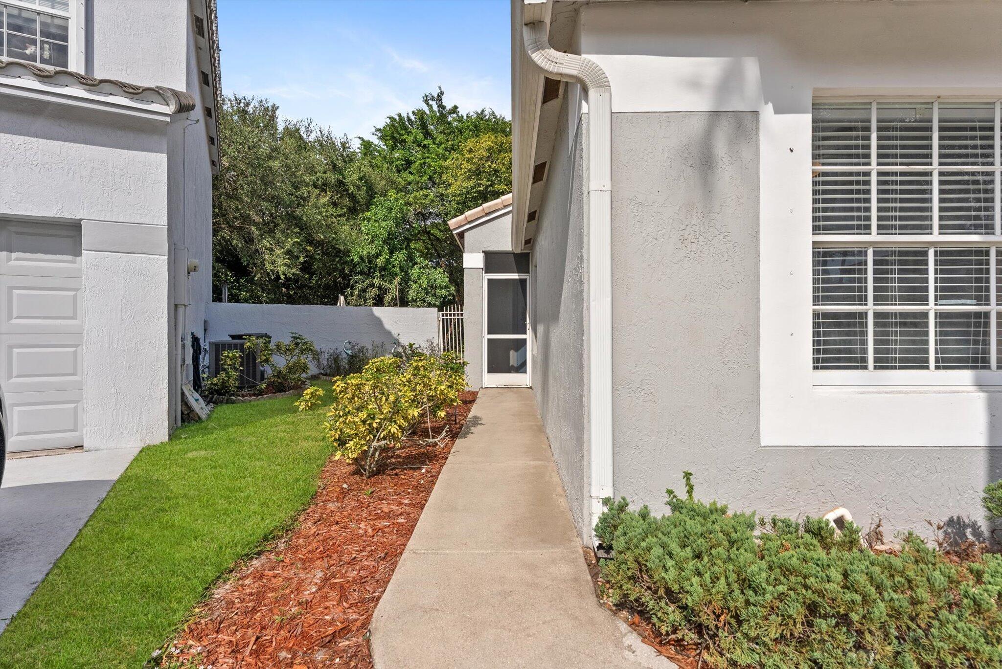 5857 Eagle Cay Circle