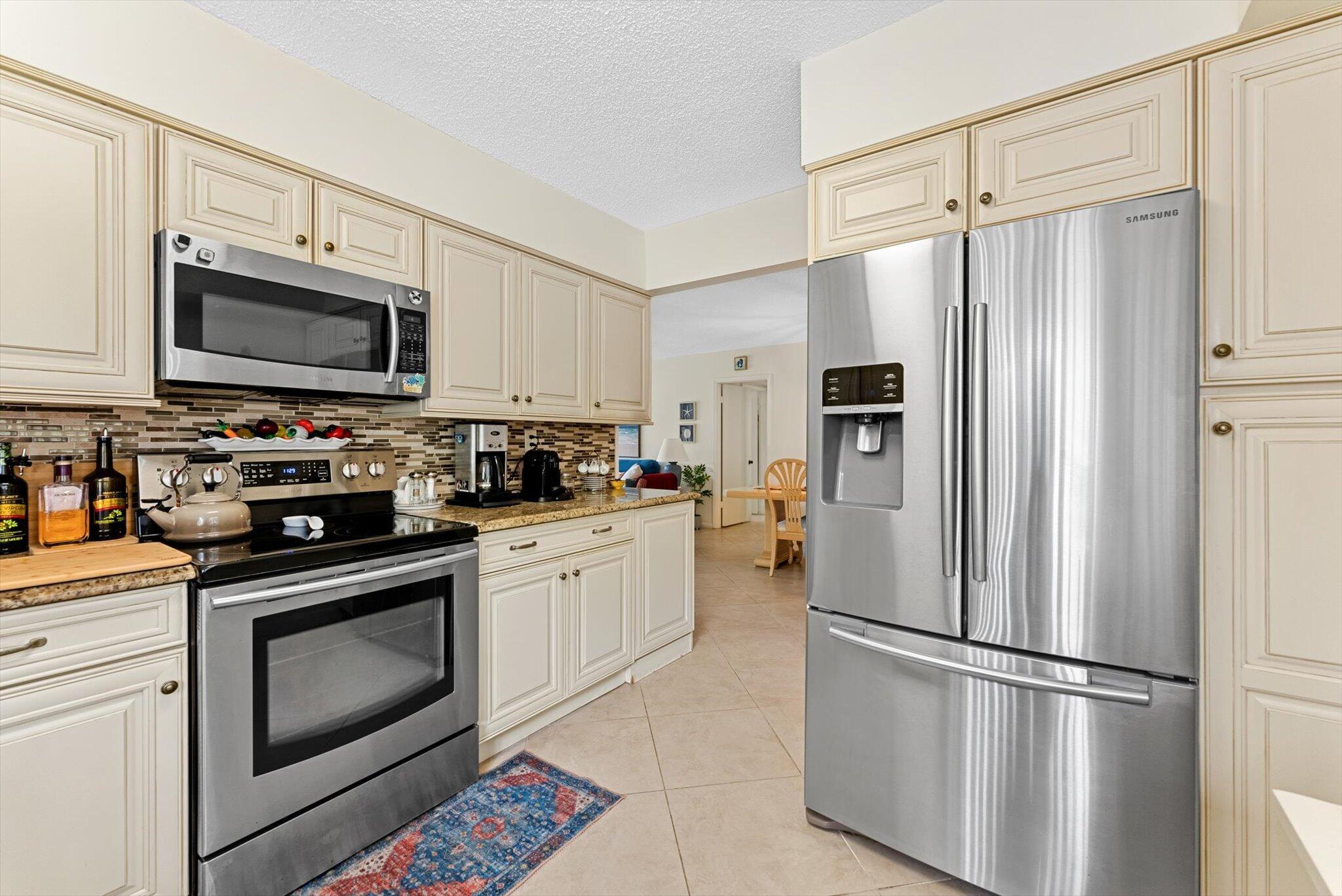 11282 Green Lake Drive 204