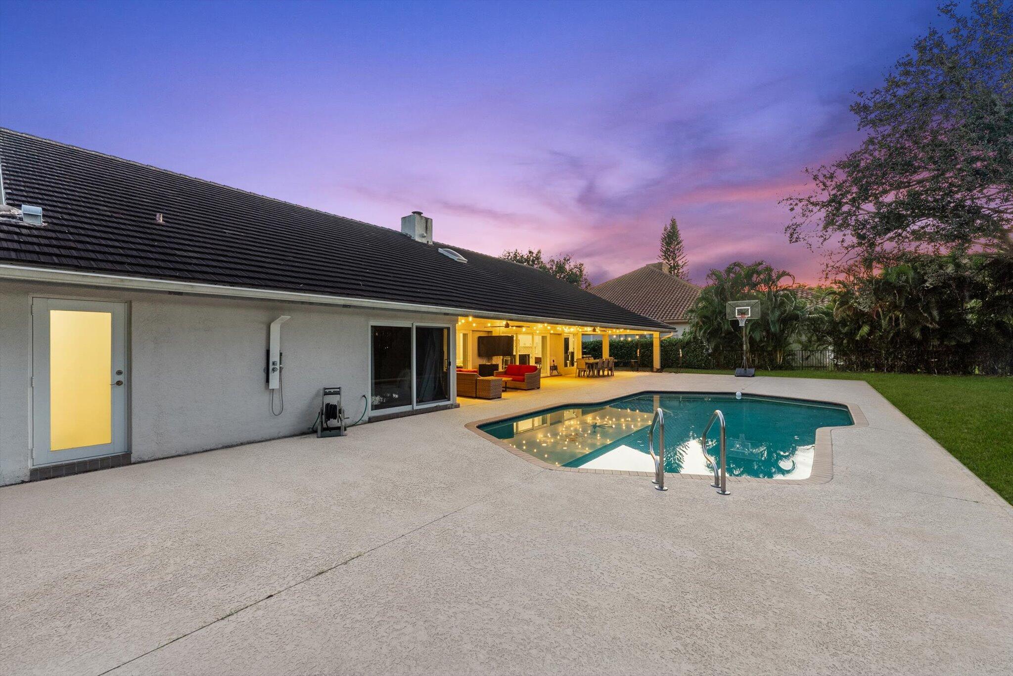 4429 Woodfield Boulevard