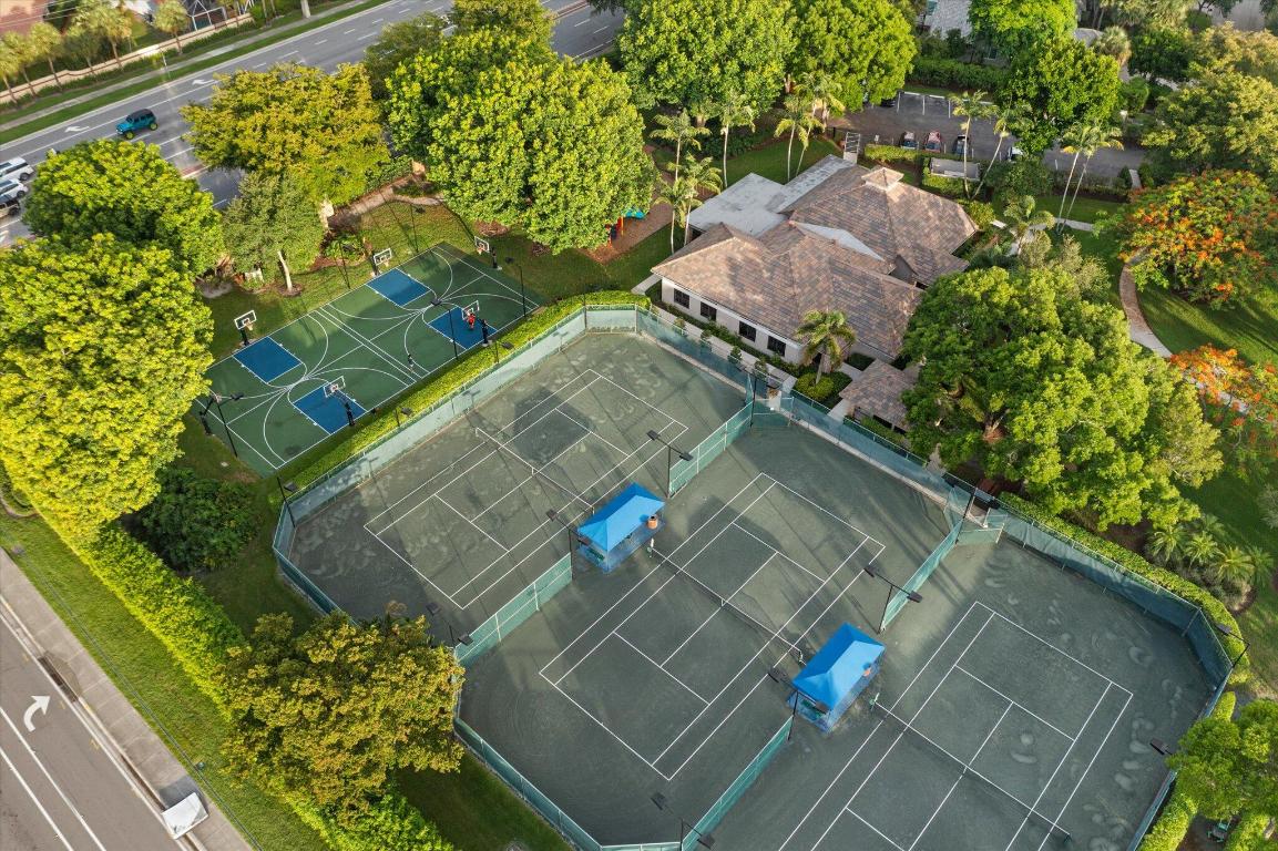 4429 Woodfield Boulevard