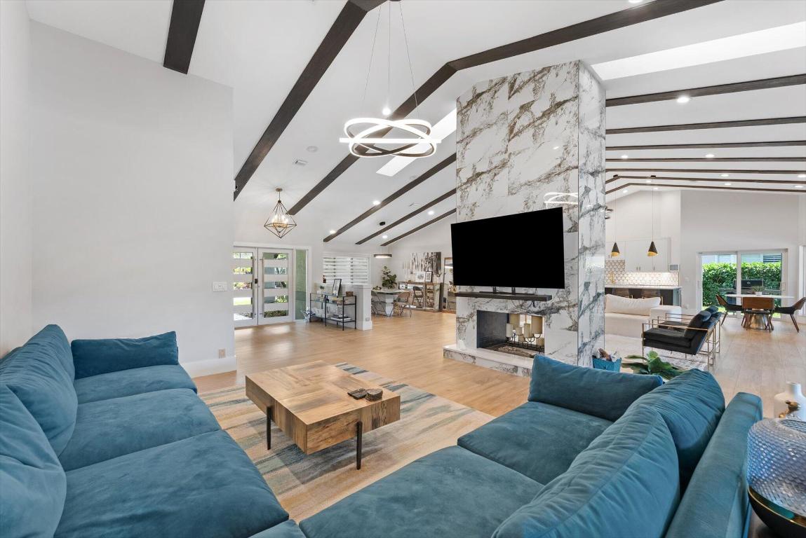 4429 Woodfield Boulevard