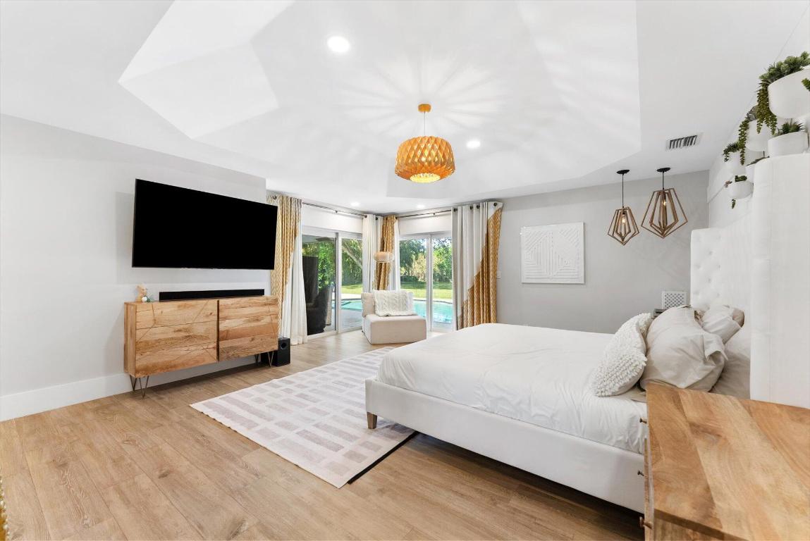 4429 Woodfield Boulevard